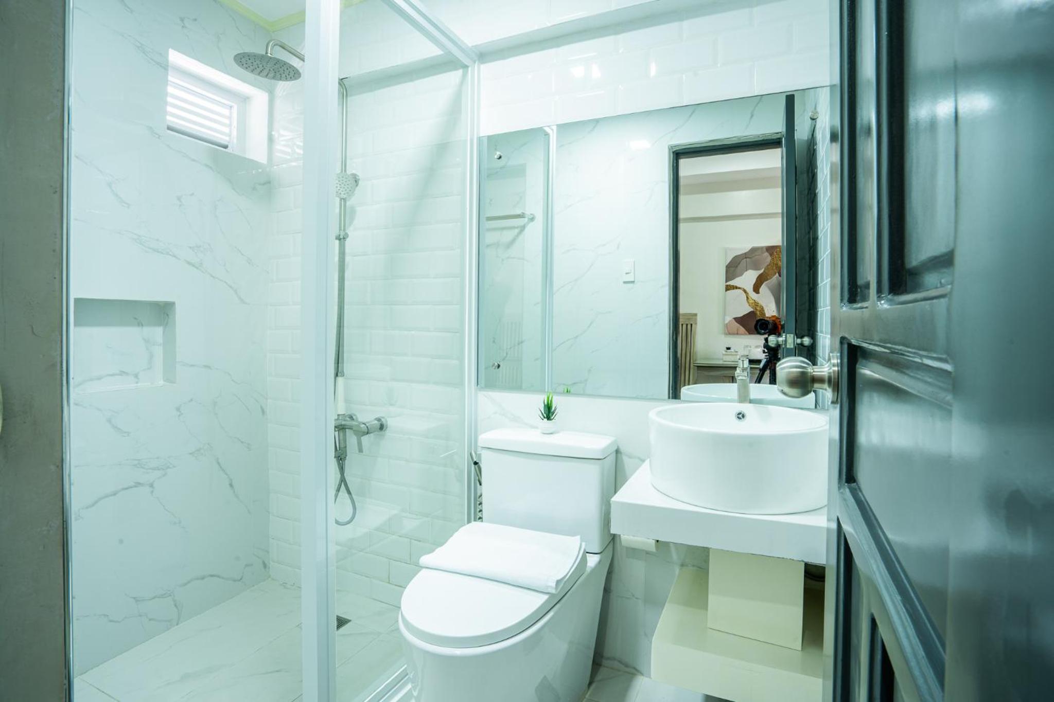 Standard Twin Room - Photo 17