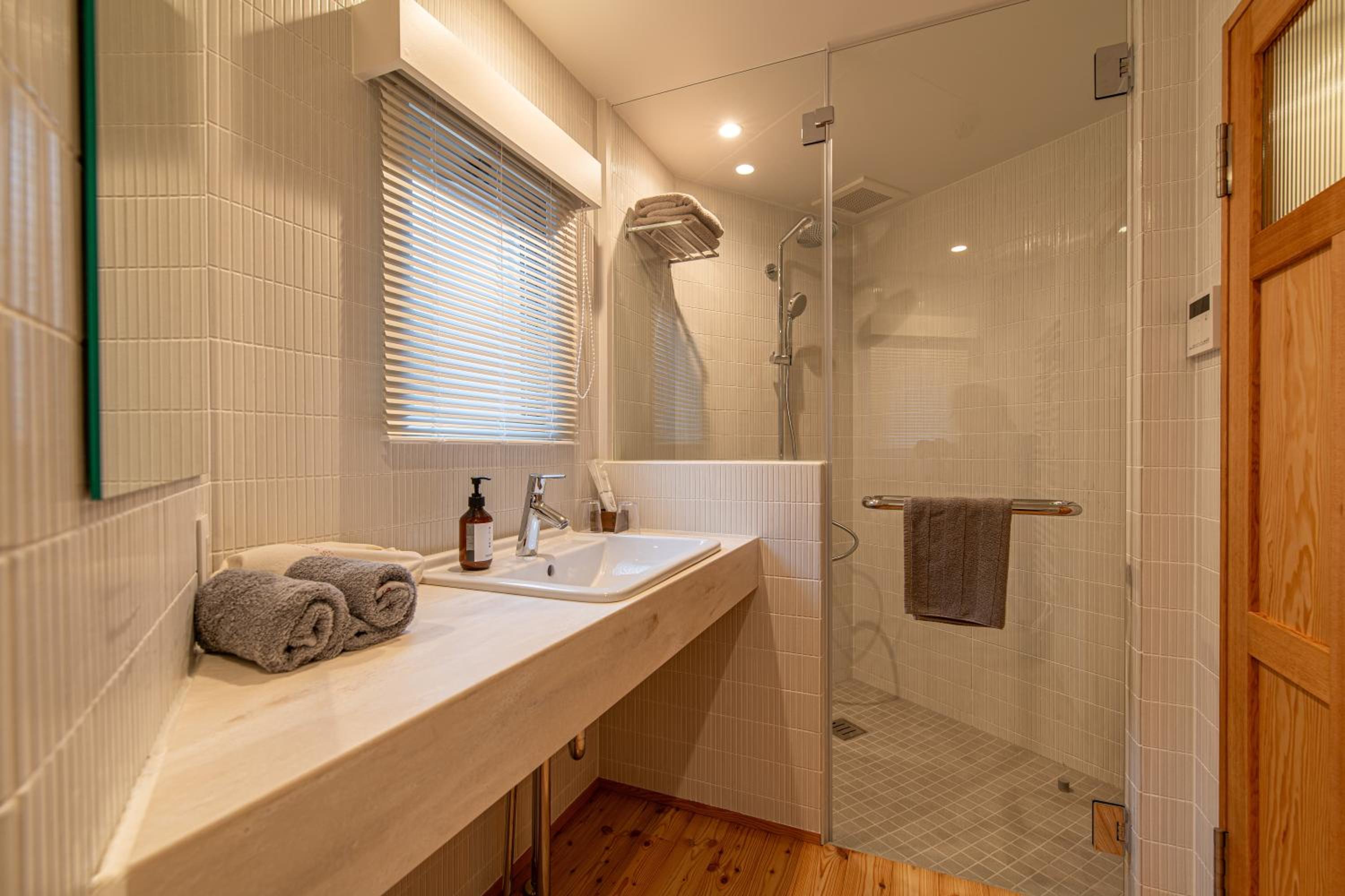 Twin Room with Shower photo 2