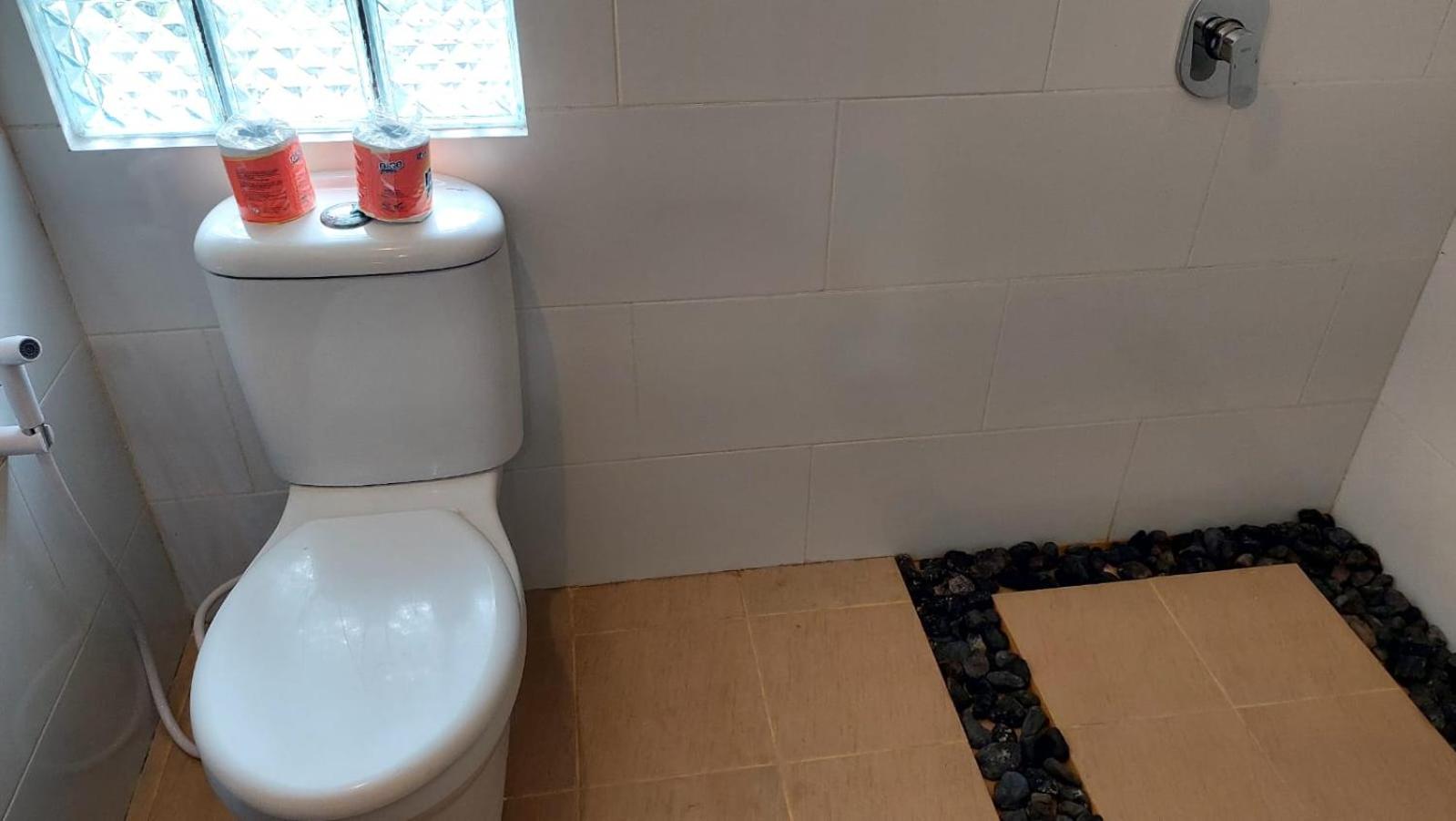 Quadruple Room with Bathroom - Photo 2