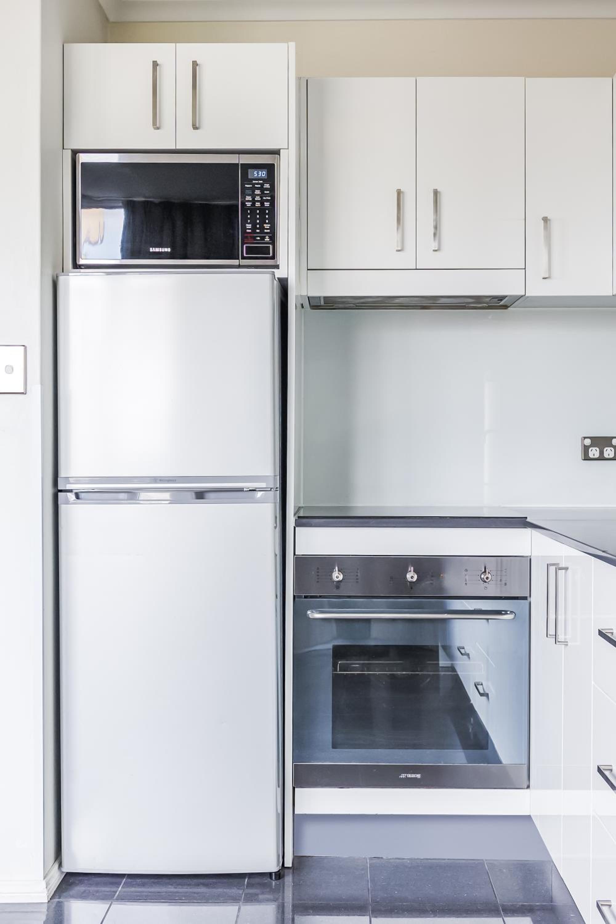 Studio Apartment - No Housekeeping photo 3