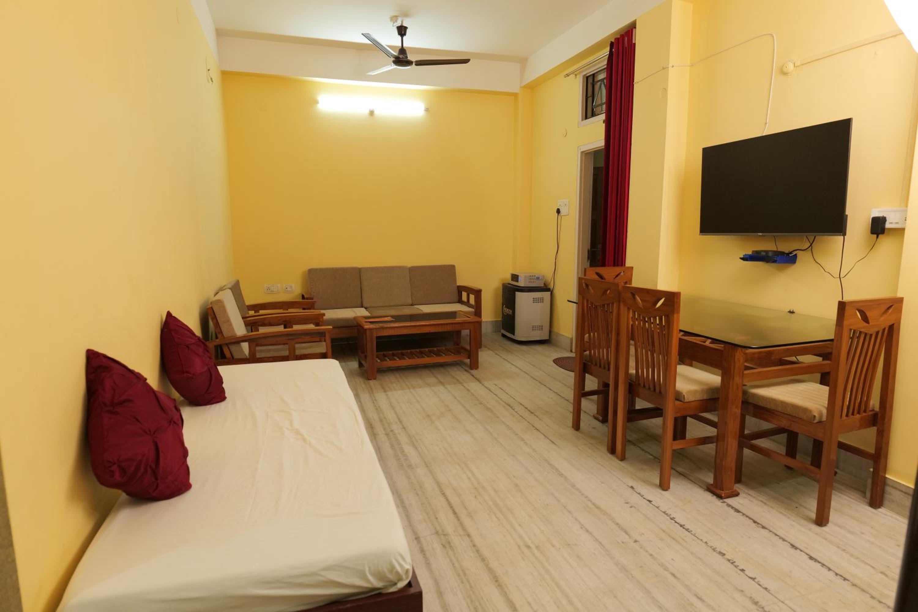 Two-Bedroom Suite - Photo 2