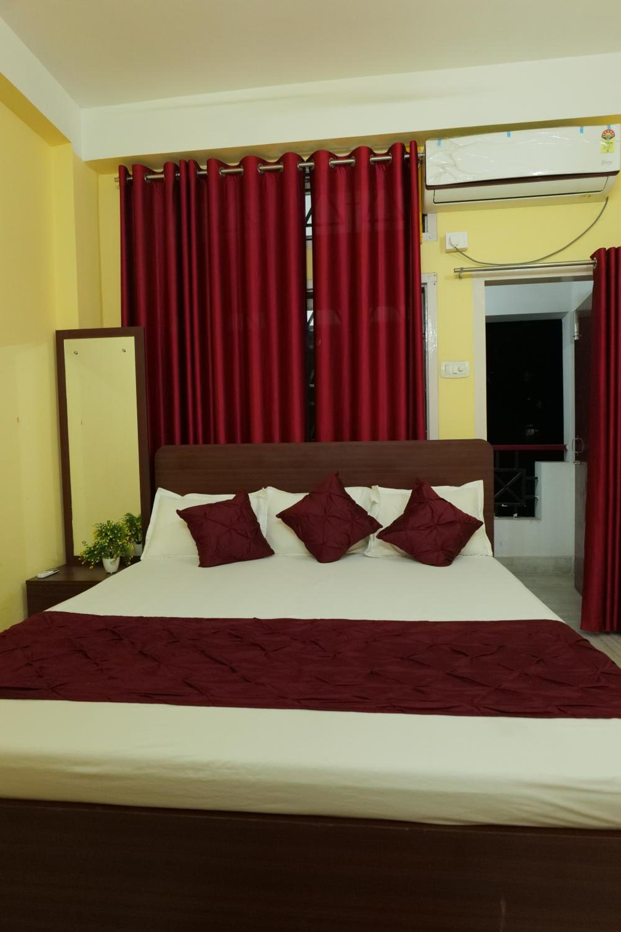 Two-Bedroom Suite - Photo 3
