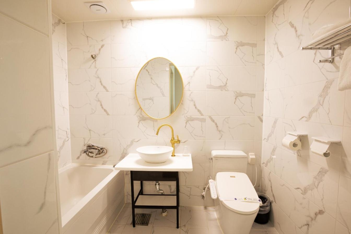 Deluxe Twin Room - Photo 3