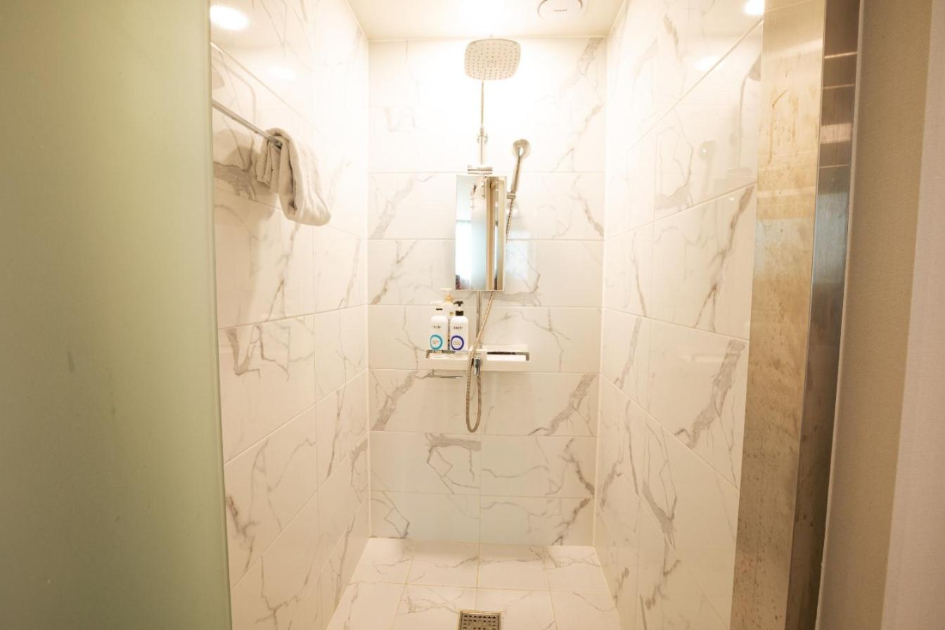 Deluxe Twin Room - Photo 2