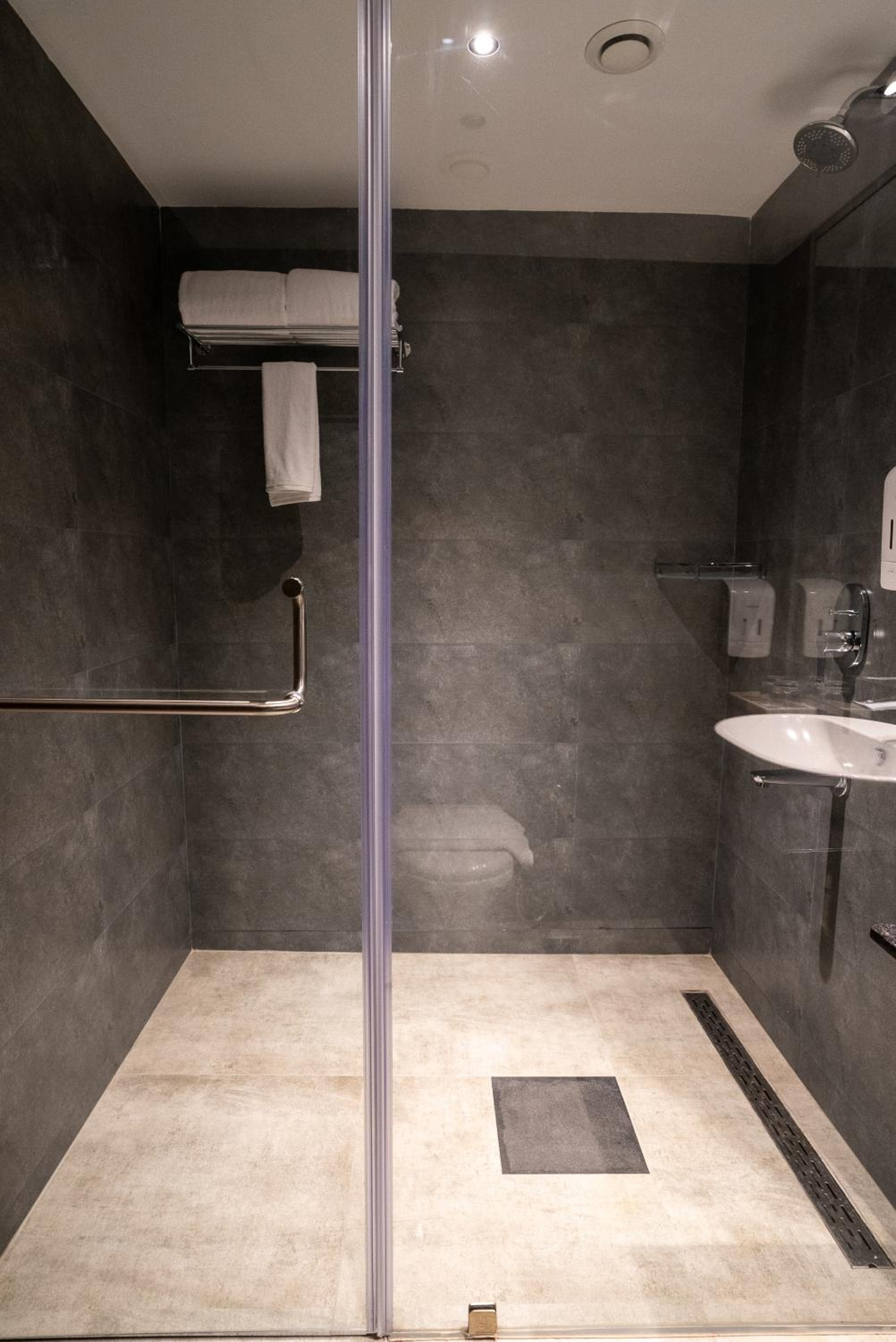 Executive Room - Photo 3