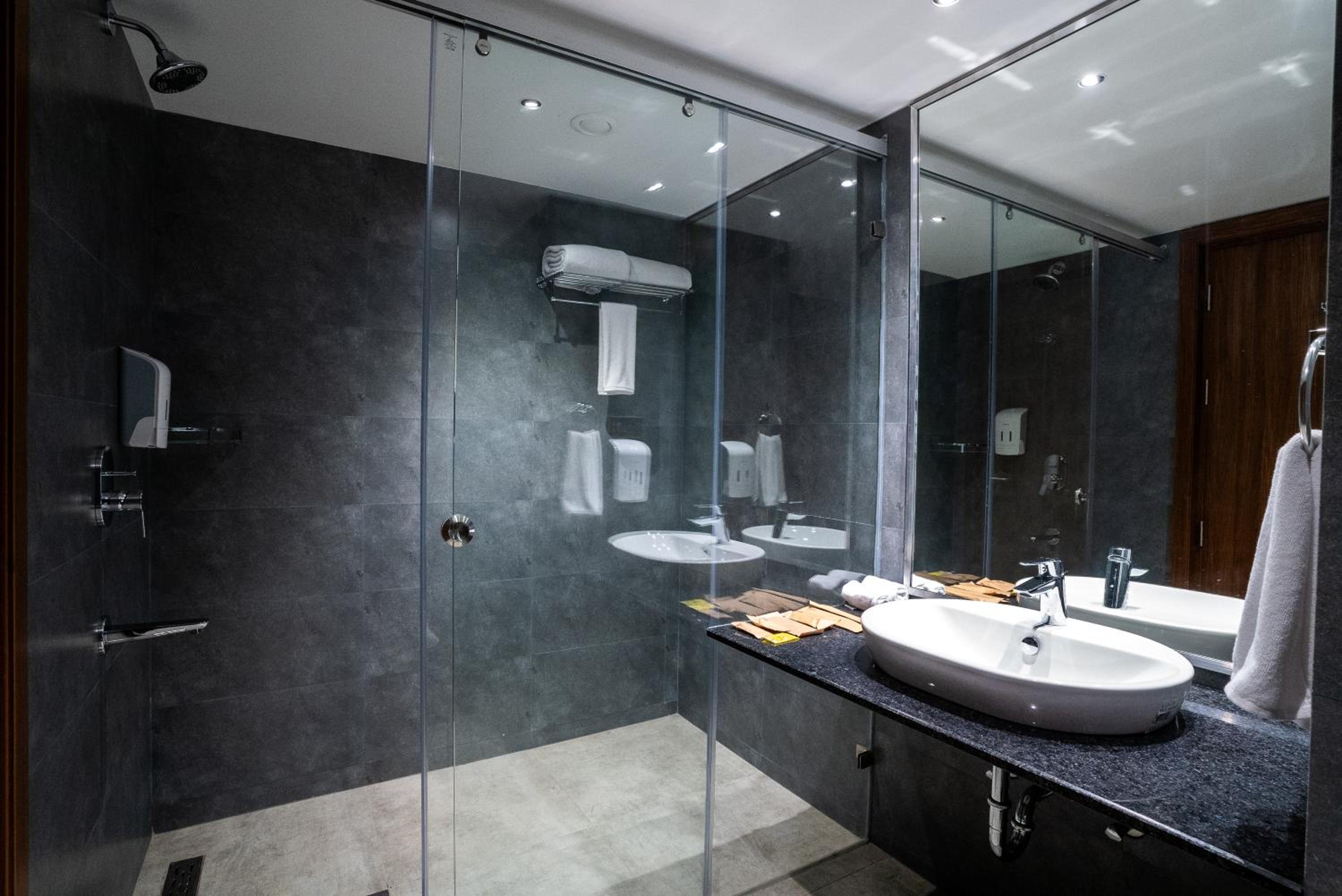 Family Suite - Photo 8