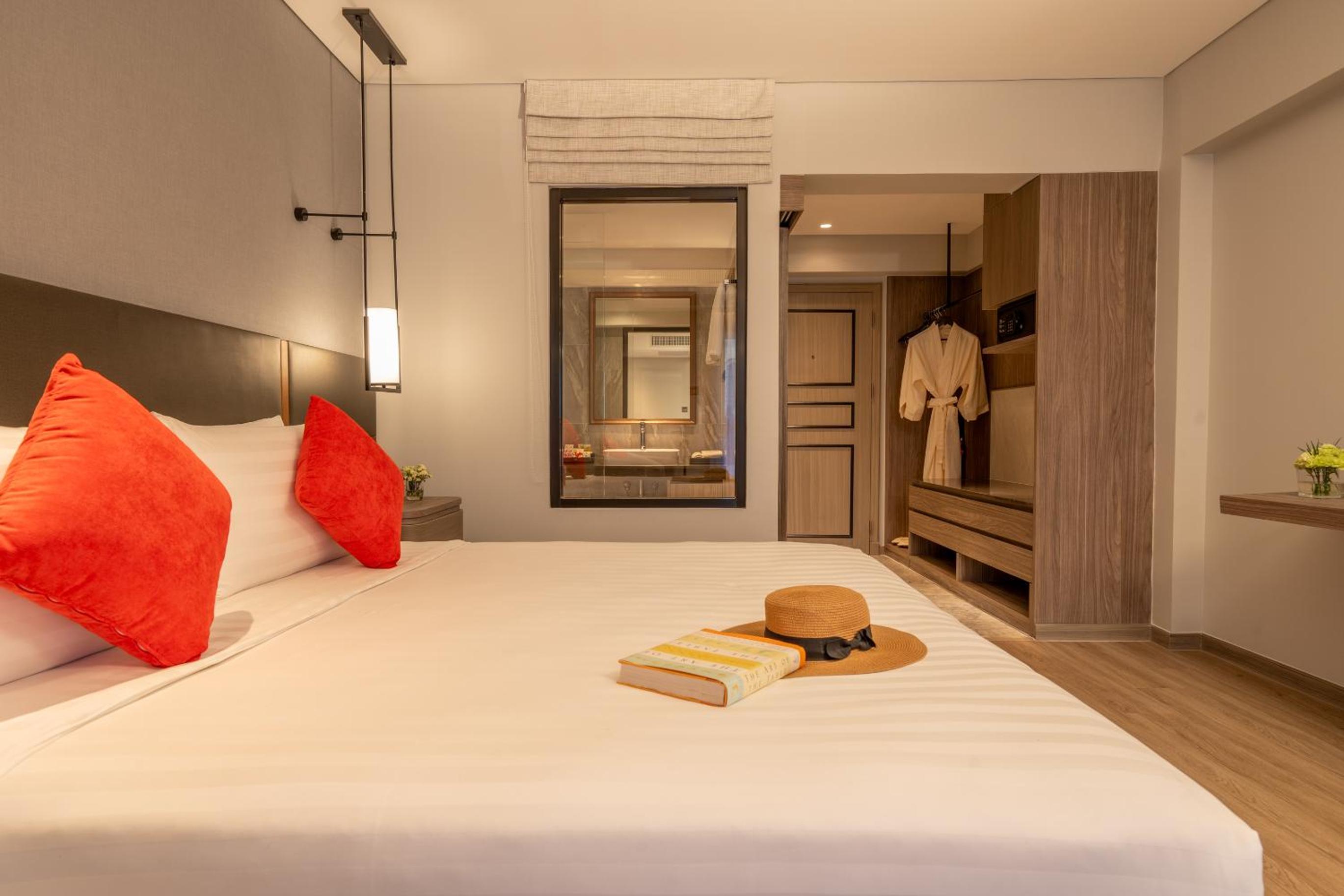 Superior Room with City View photo 3