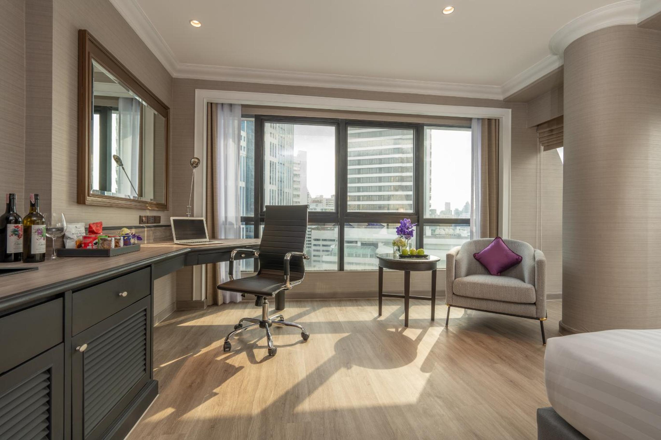 Corner King Room photo 3