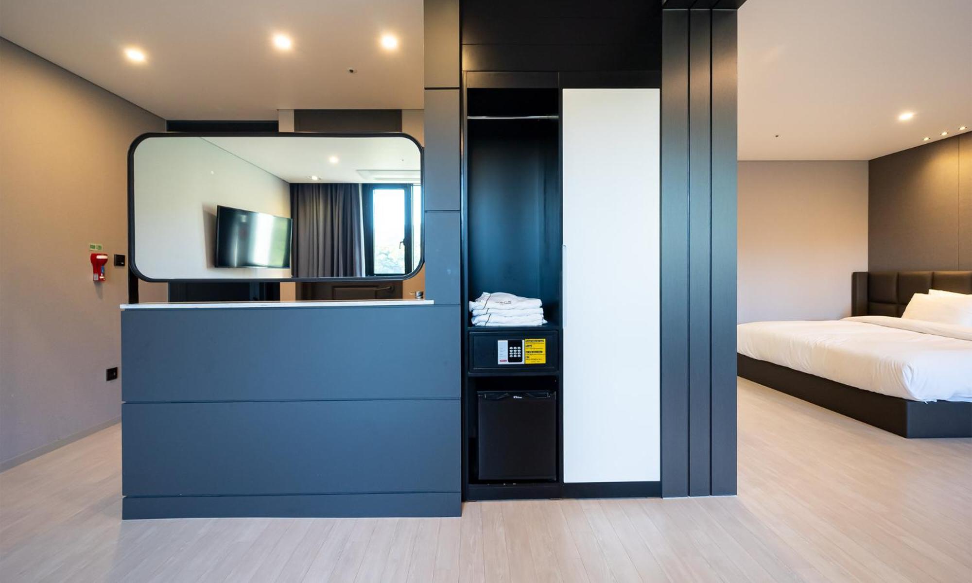 Deluxe Suite - Photo 3