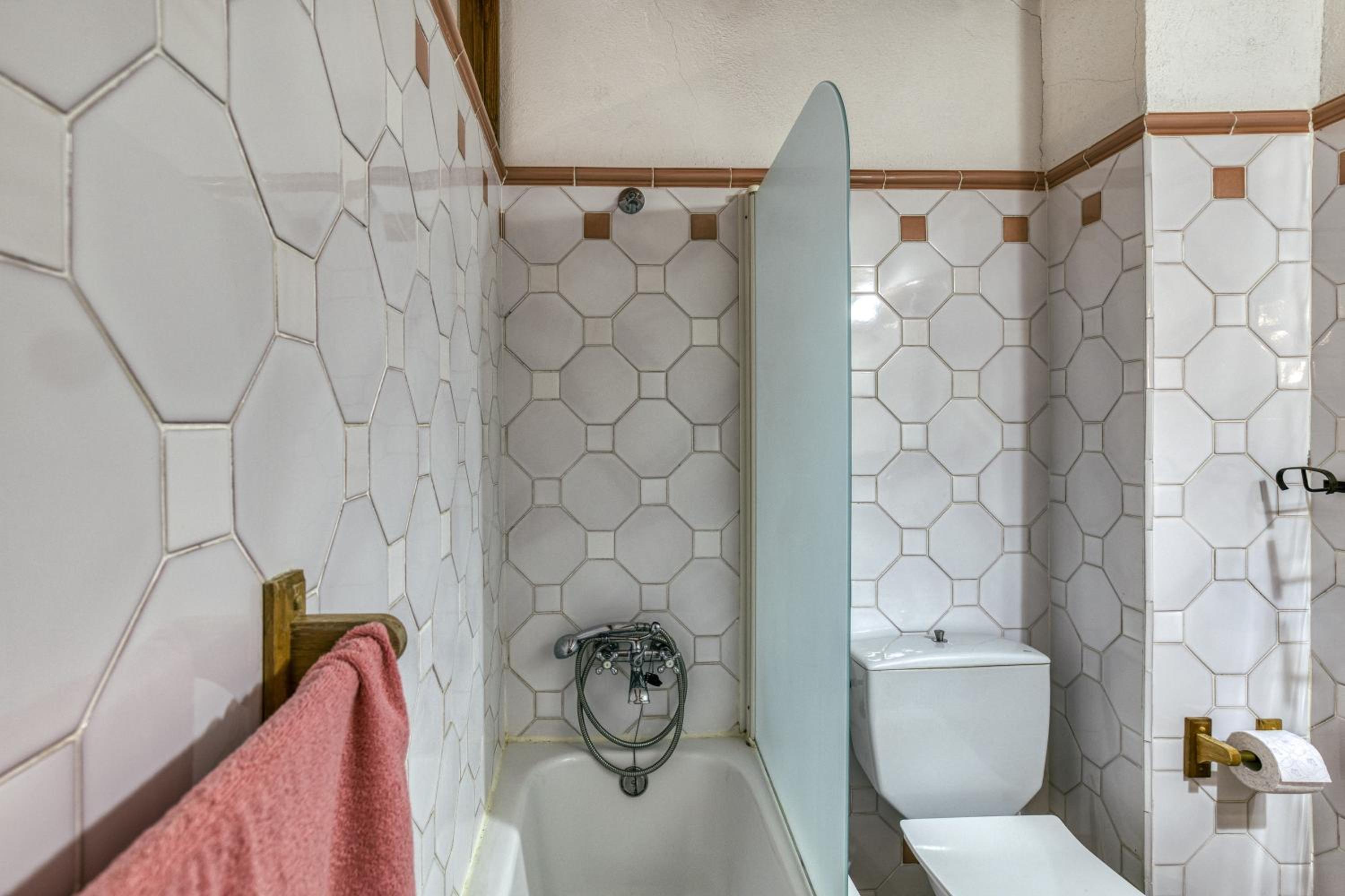 Three-Bedroom House photo 2