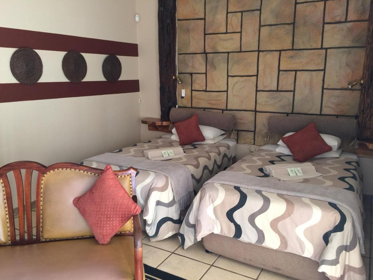 Double Room with Garden View - Photo 5