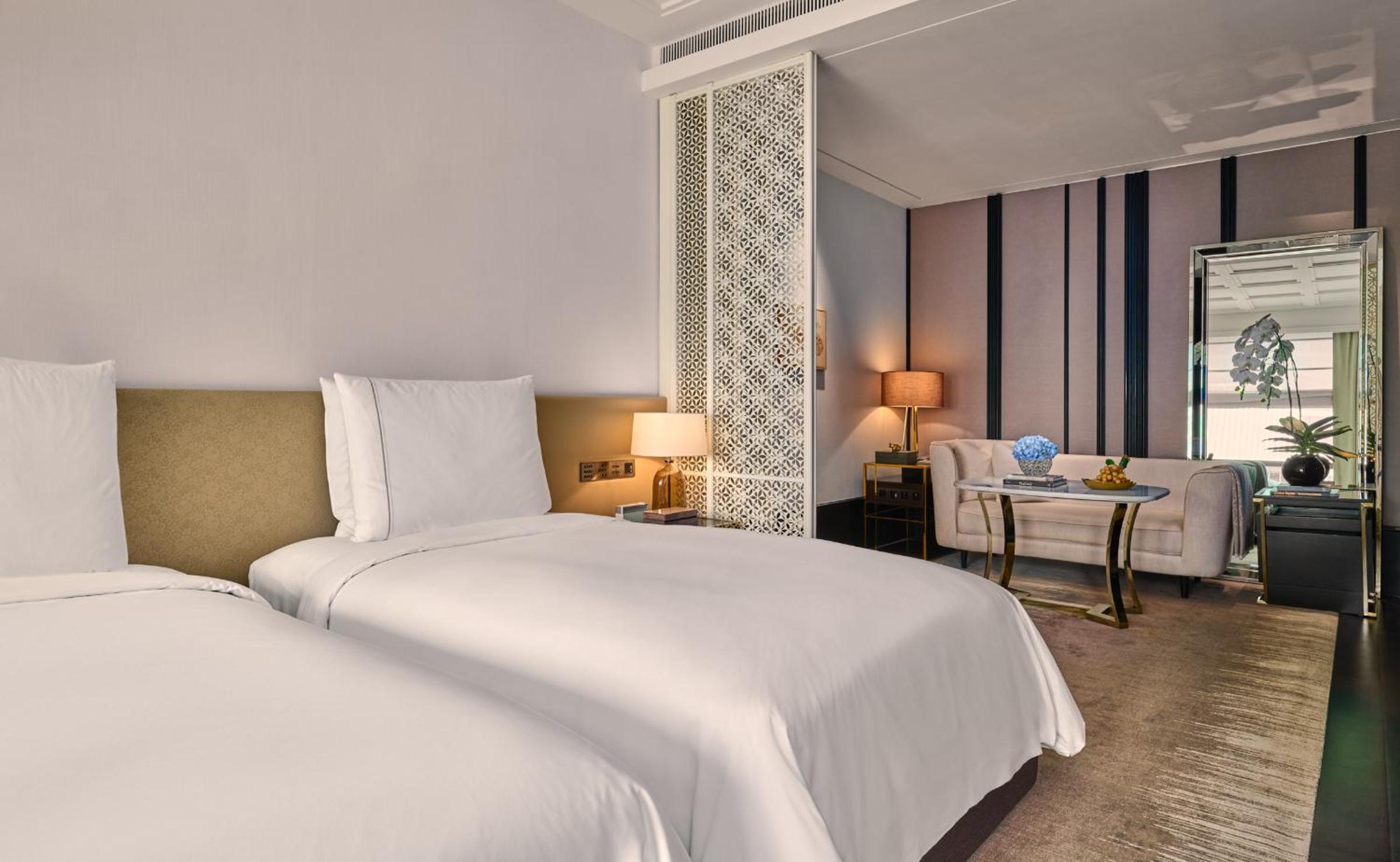 Deluxe with One Twin Bed and 2 Adults Occupancy (Non Smoking) photo 3