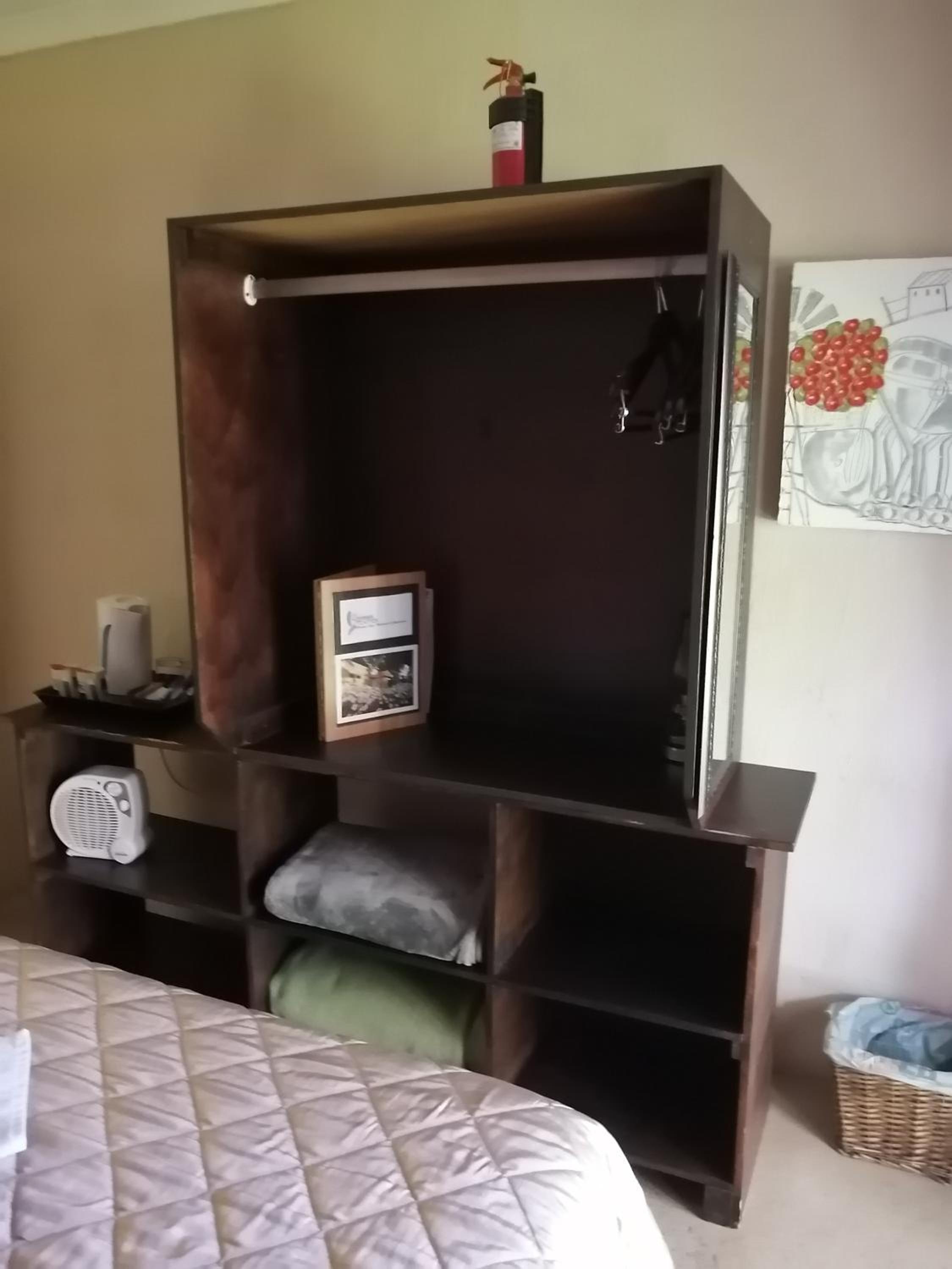 Budget Double Room - Photo 4
