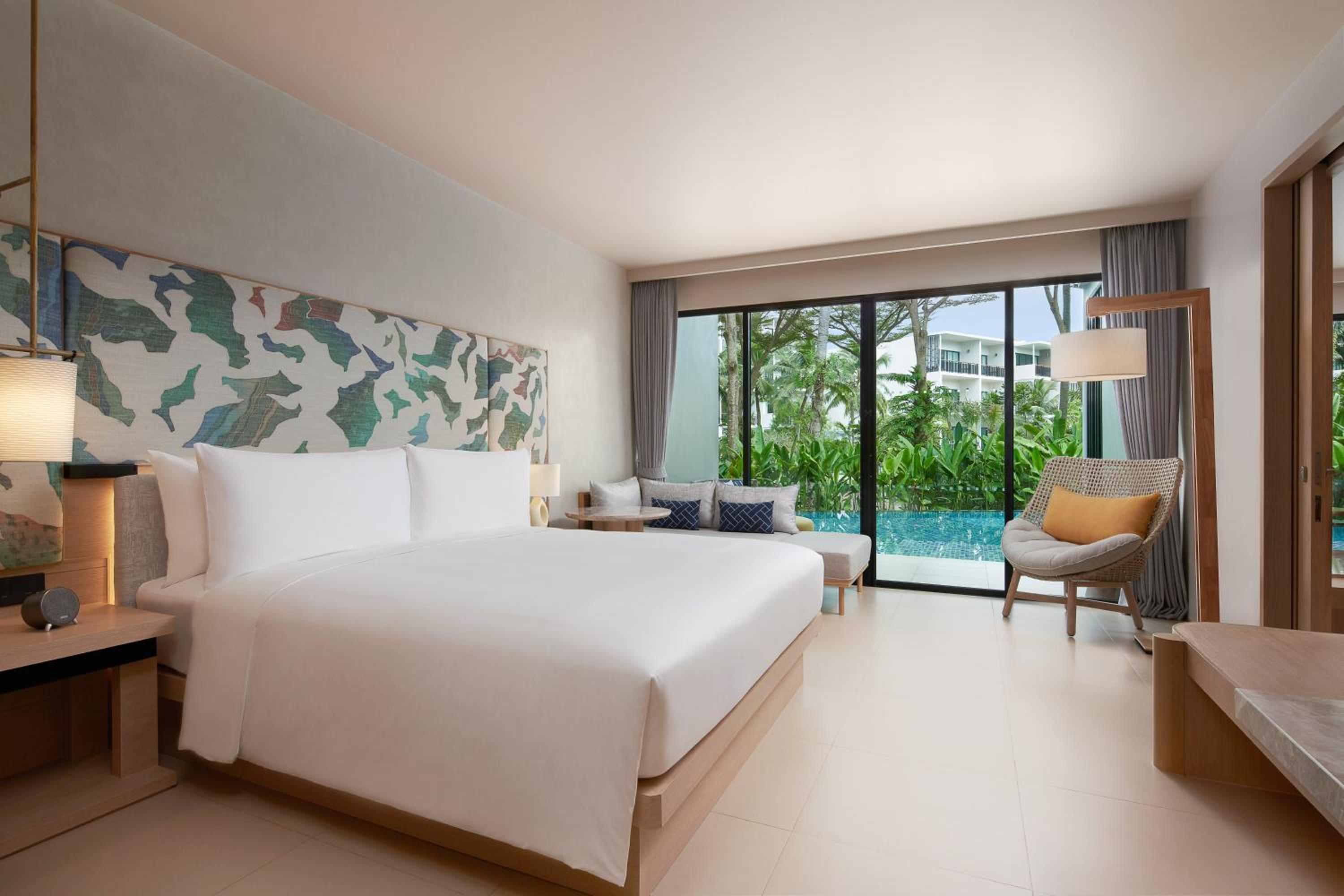 Two-Bedroom Suite with One King Bed and Two Double Beds - Photo 4