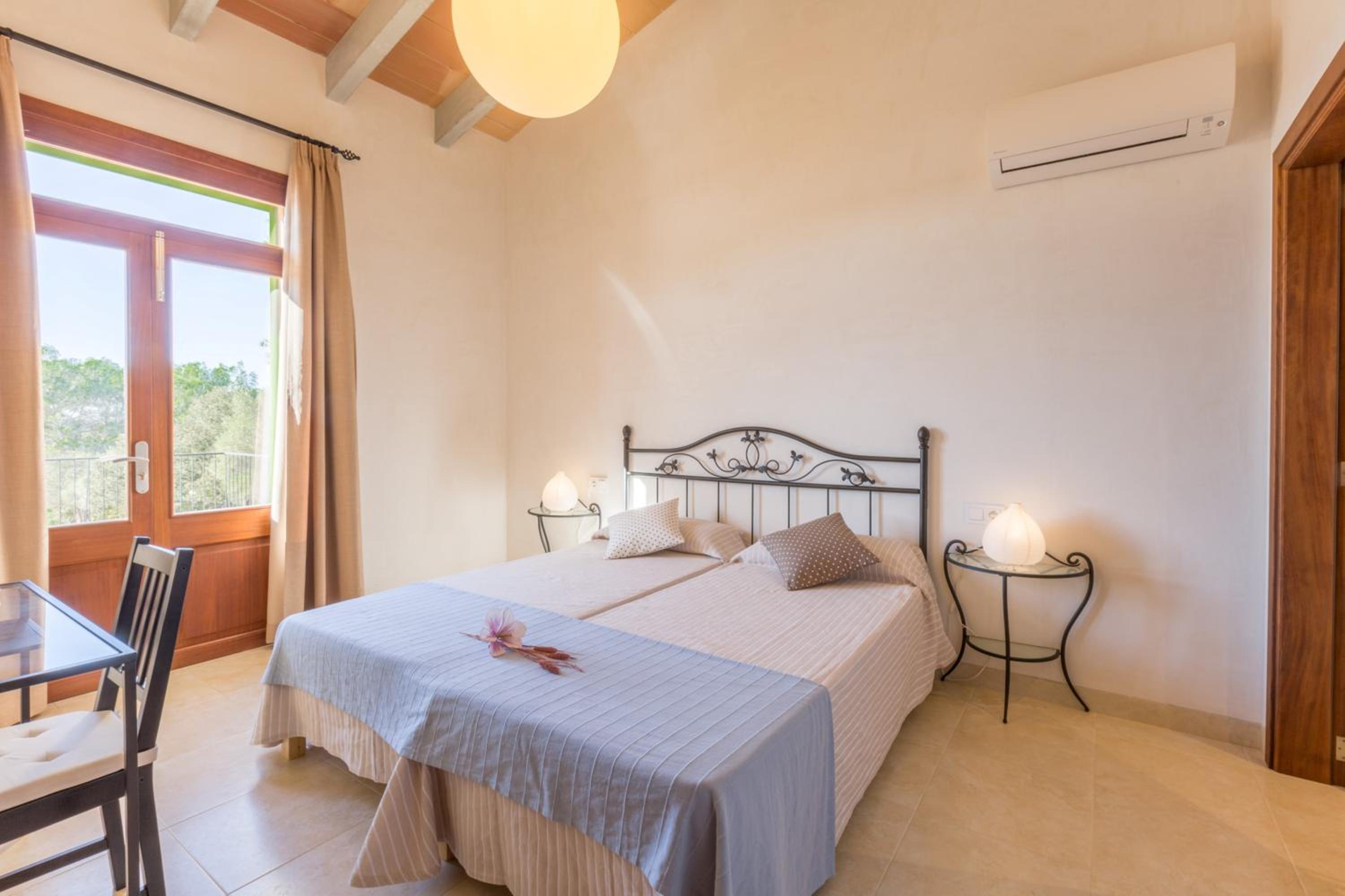Villa photo 3