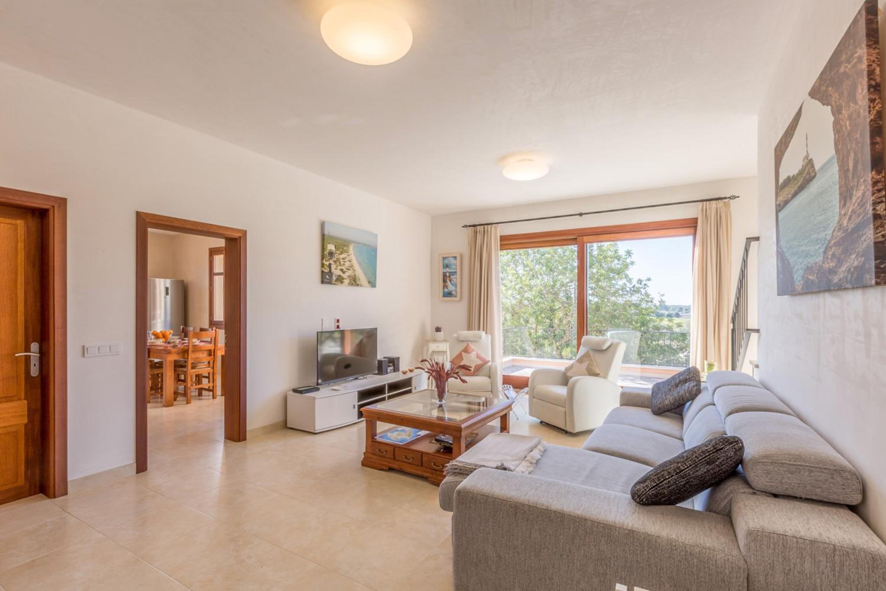 Villa photo 2
