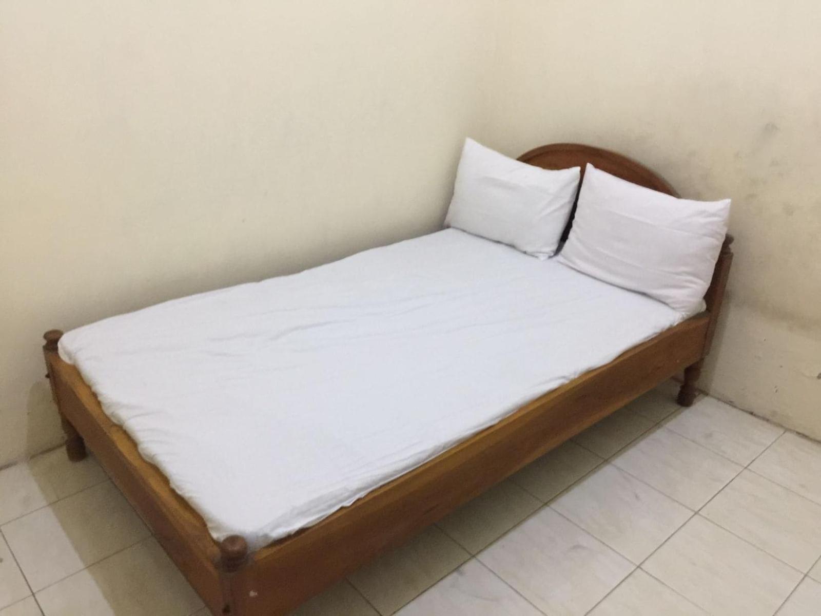 Budget Double Room photo 3