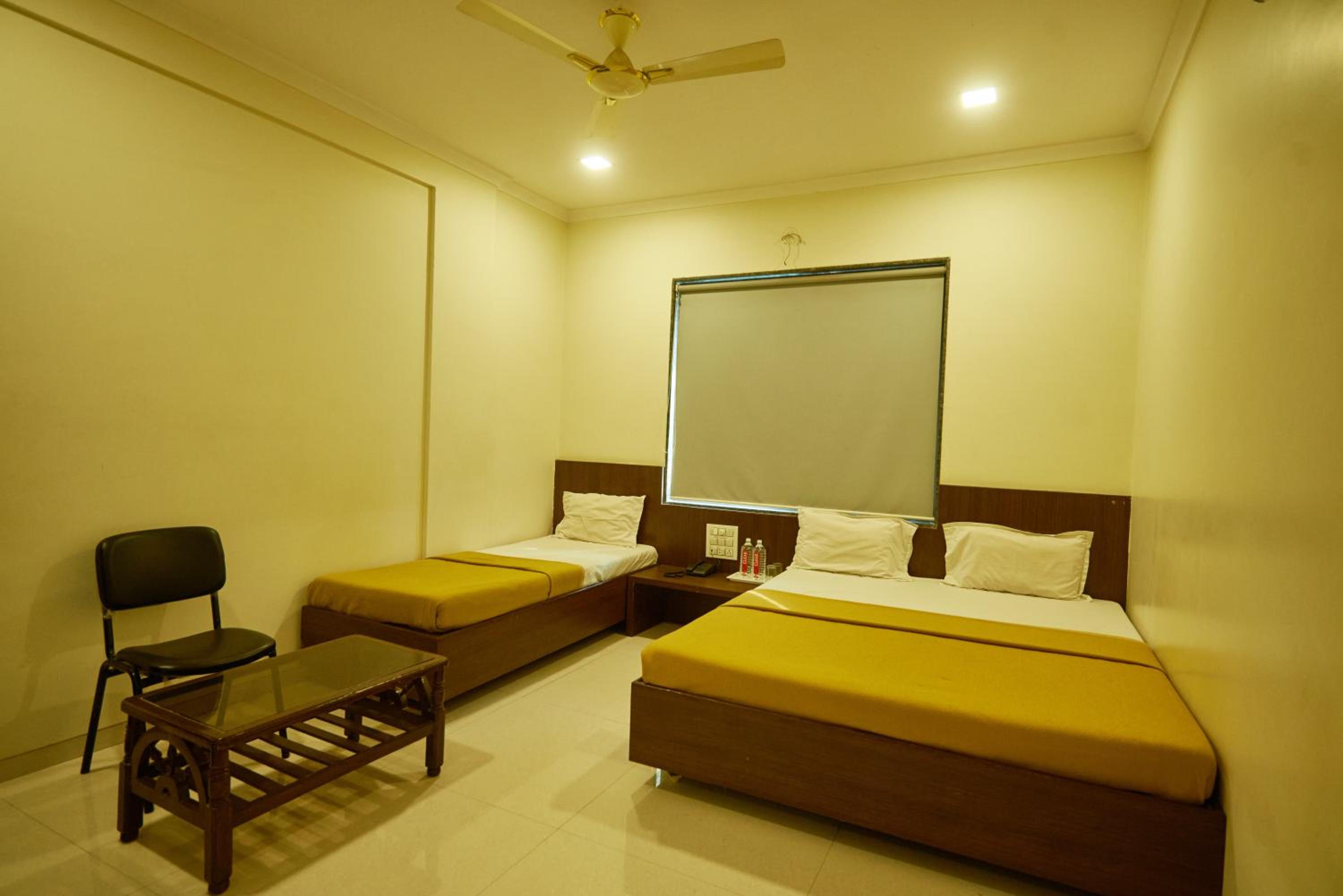 Deluxe Triple Room - Non AC photo 3