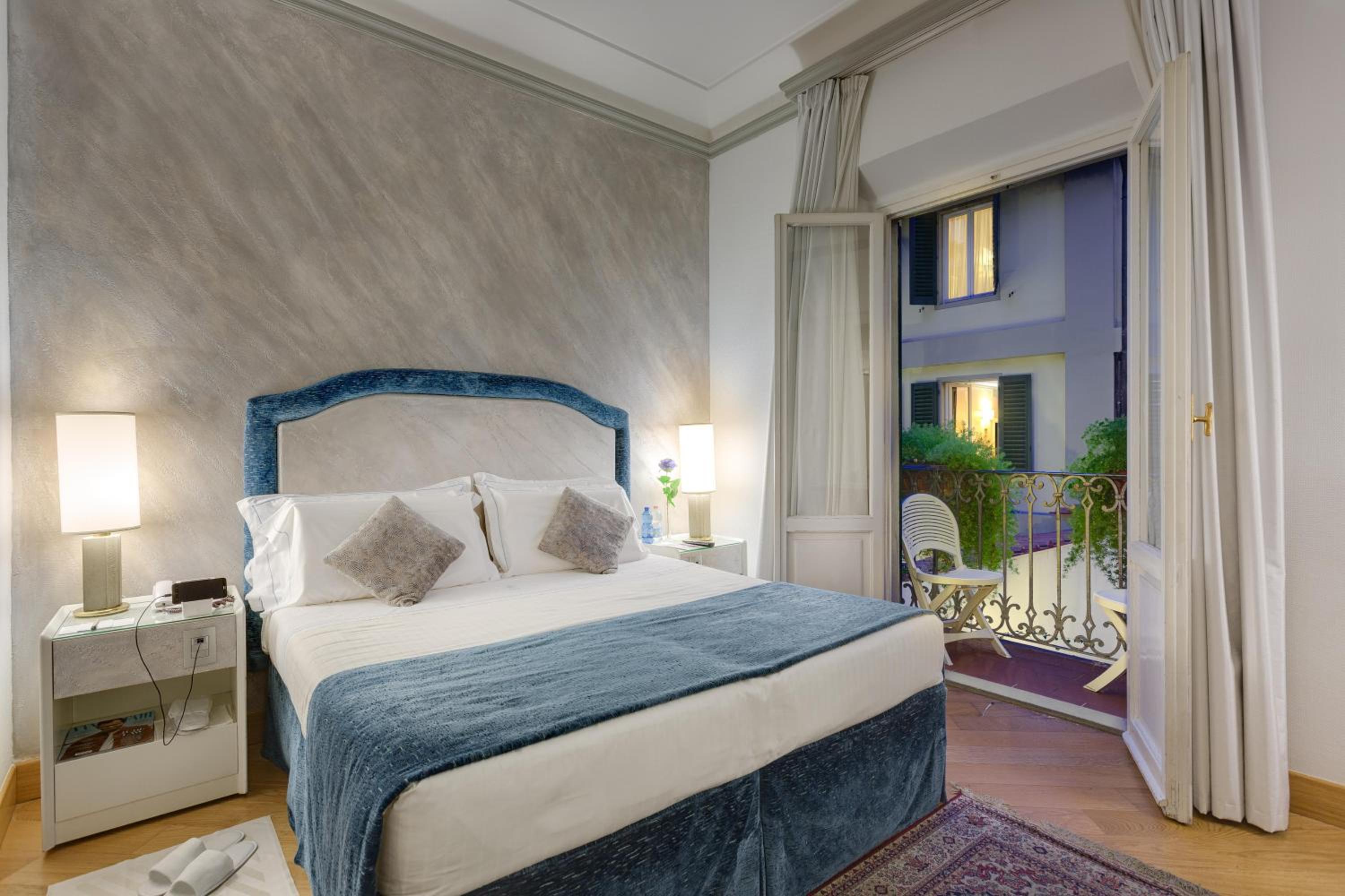 Double or Twin Room with Balcony thumbnail 5