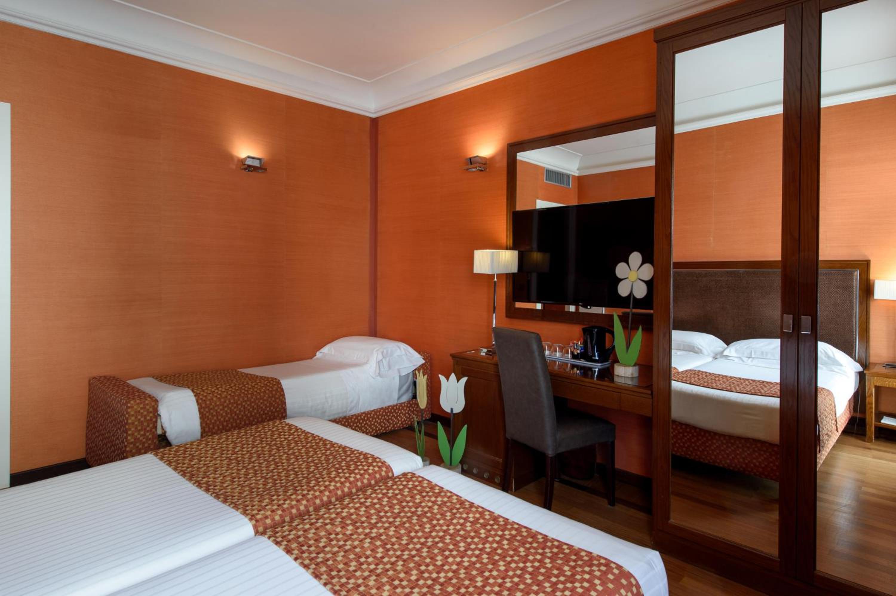 Comfort Triple Room