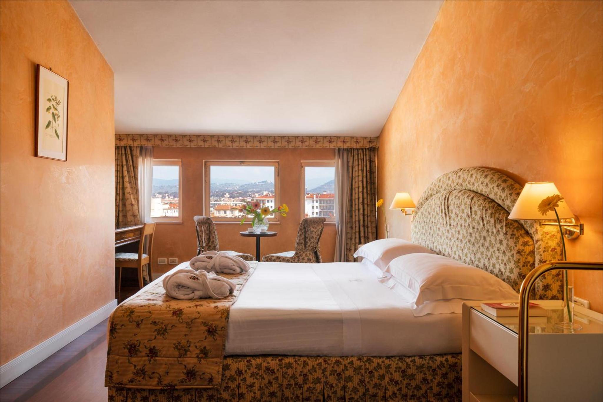 Queen Room with City View