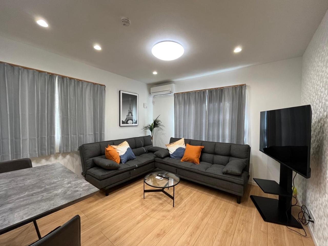 Standard Family Room photo 1