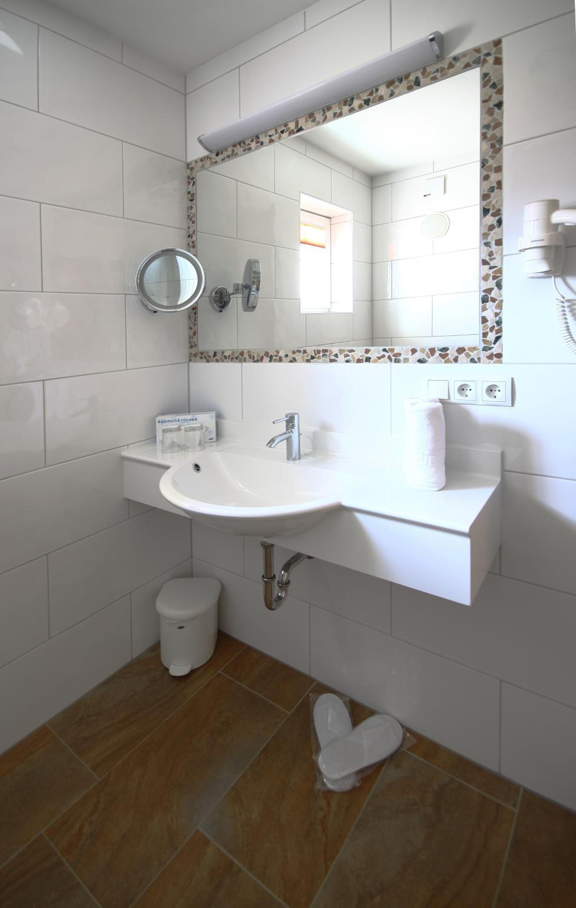 Two-Bedroom Apartment - Photo 2