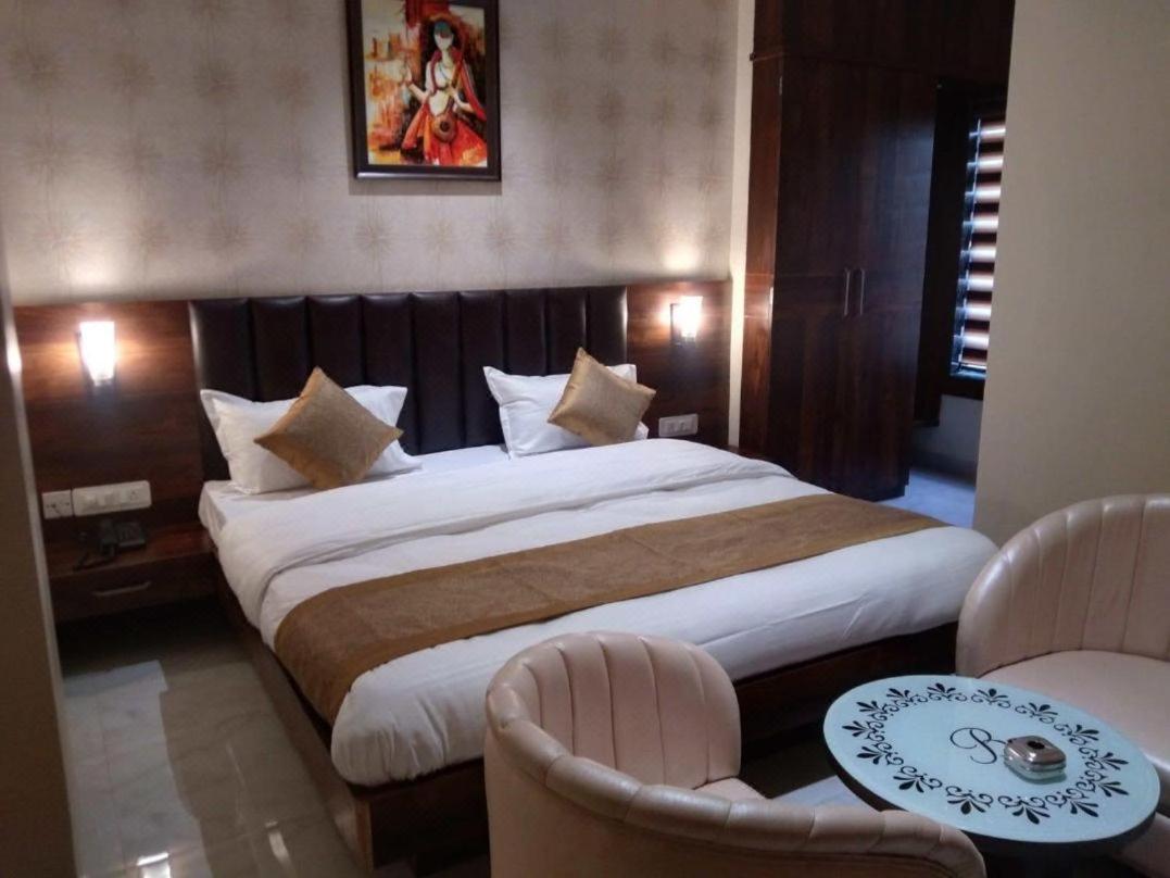 Deluxe Double Or Twin Room With City View photo 3