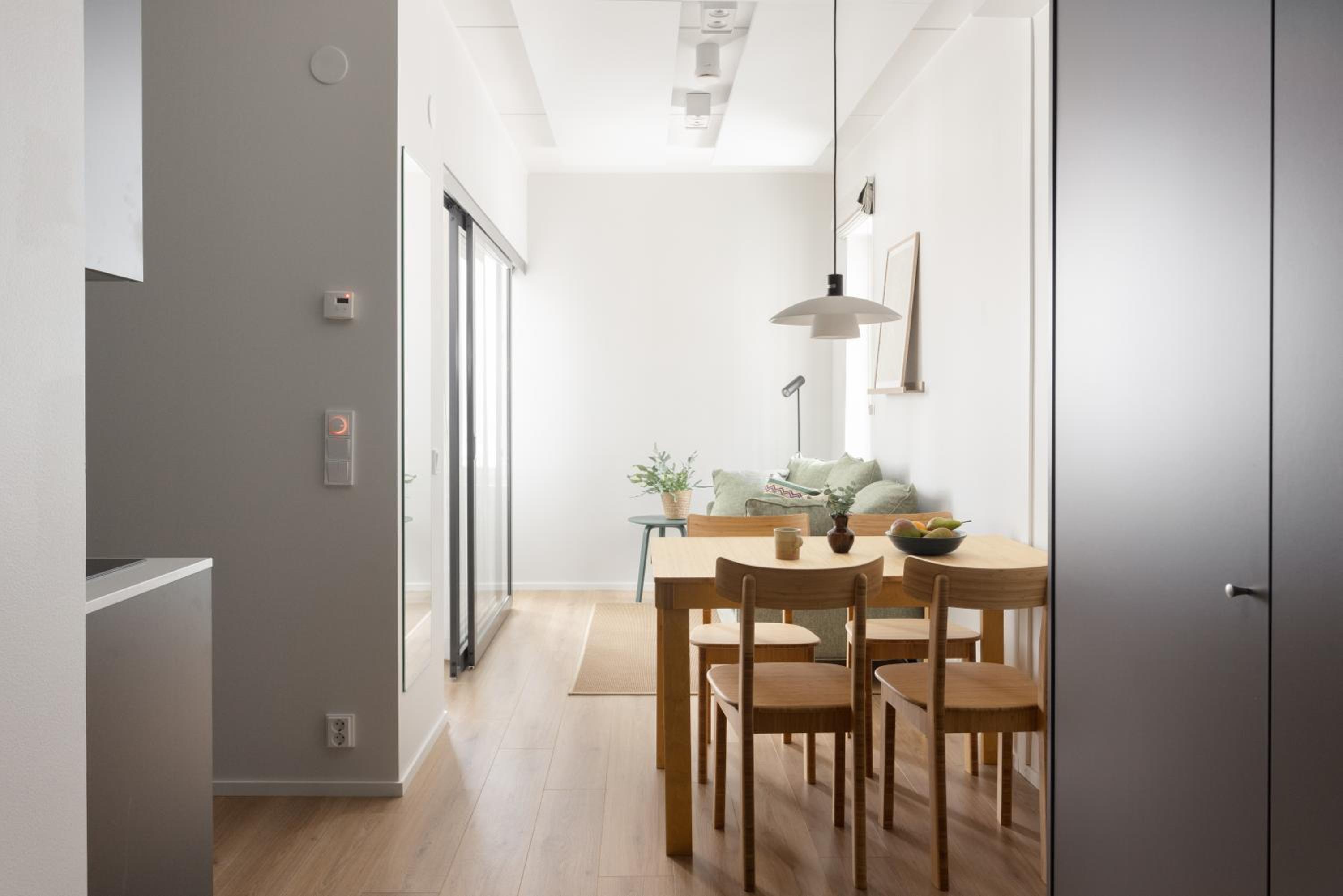 Spacious-studio with sea view - Photo 2