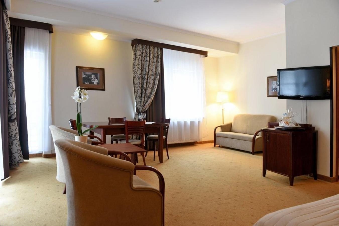 Deluxe Double or Twin Room photo 1