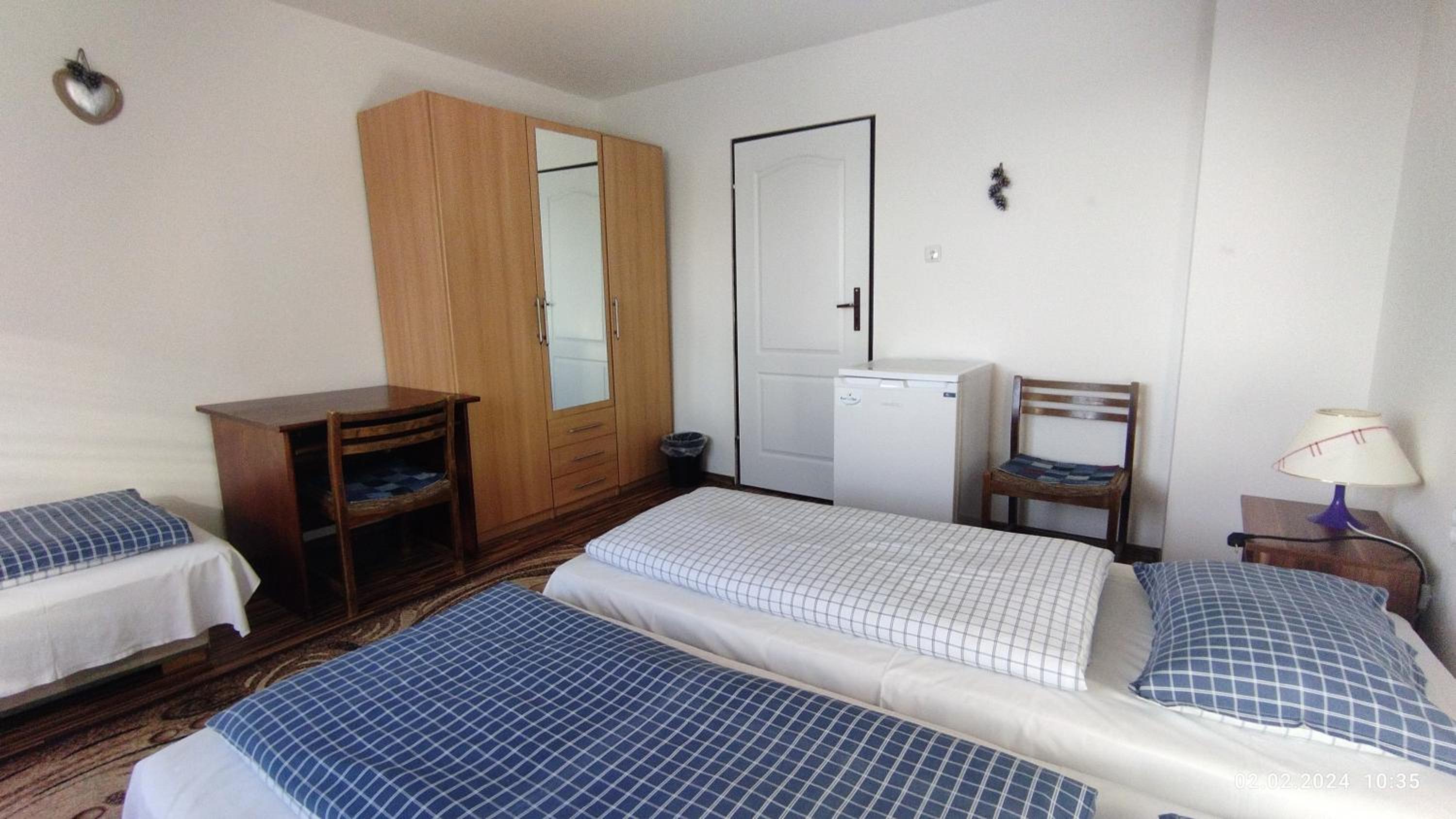 Quadruple Room With Shared Bathroom photo 1