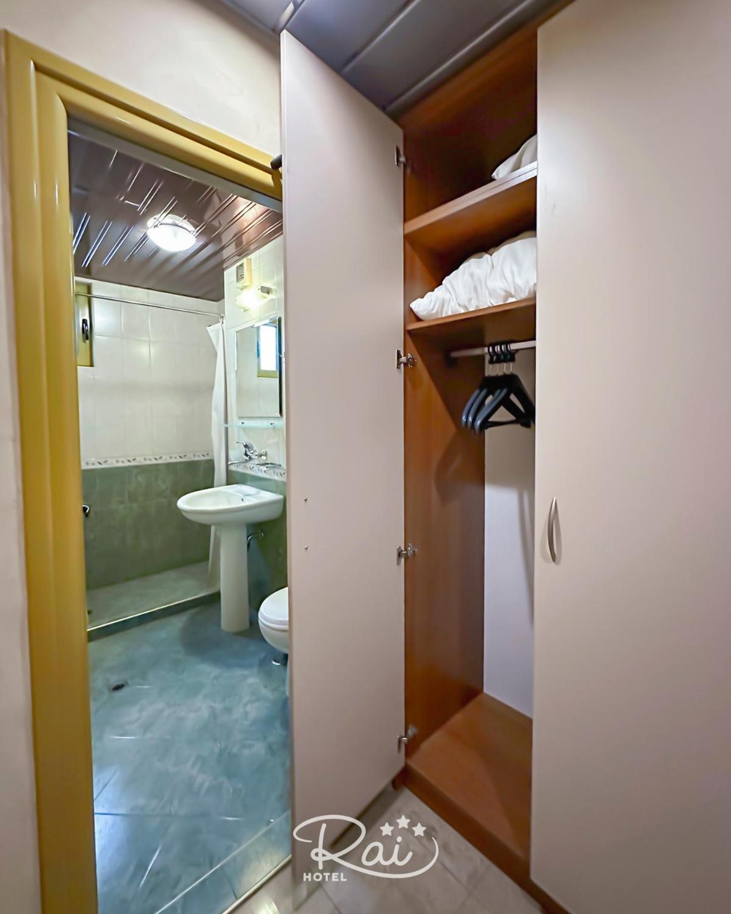 Double Room - Photo 5