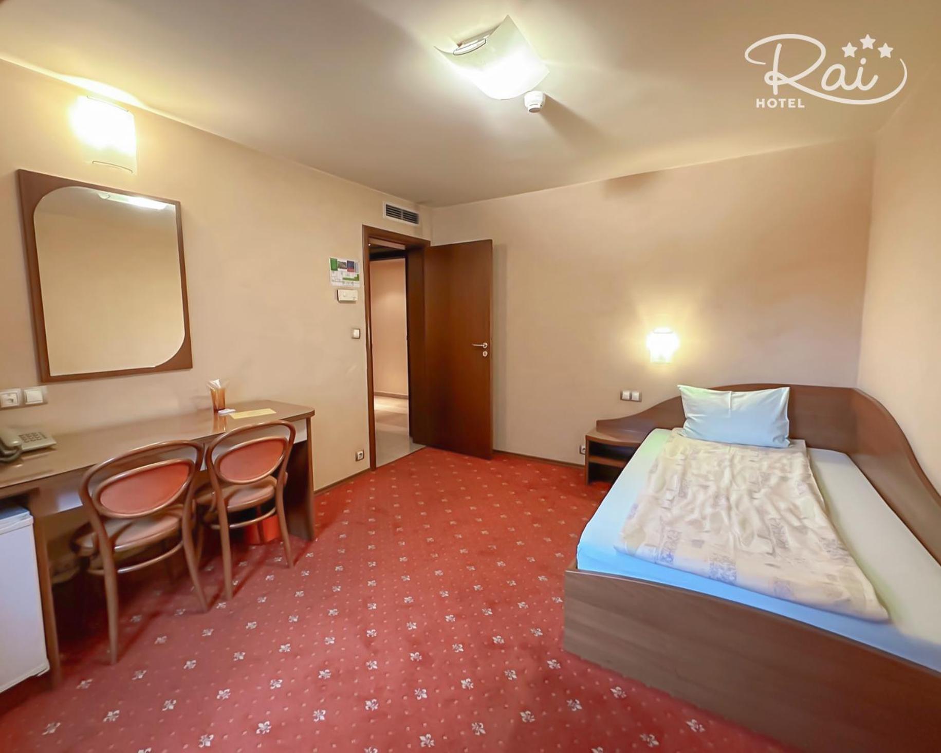 Double Business Room - 2 Single rooms with 1 Bathroom - Photo 5