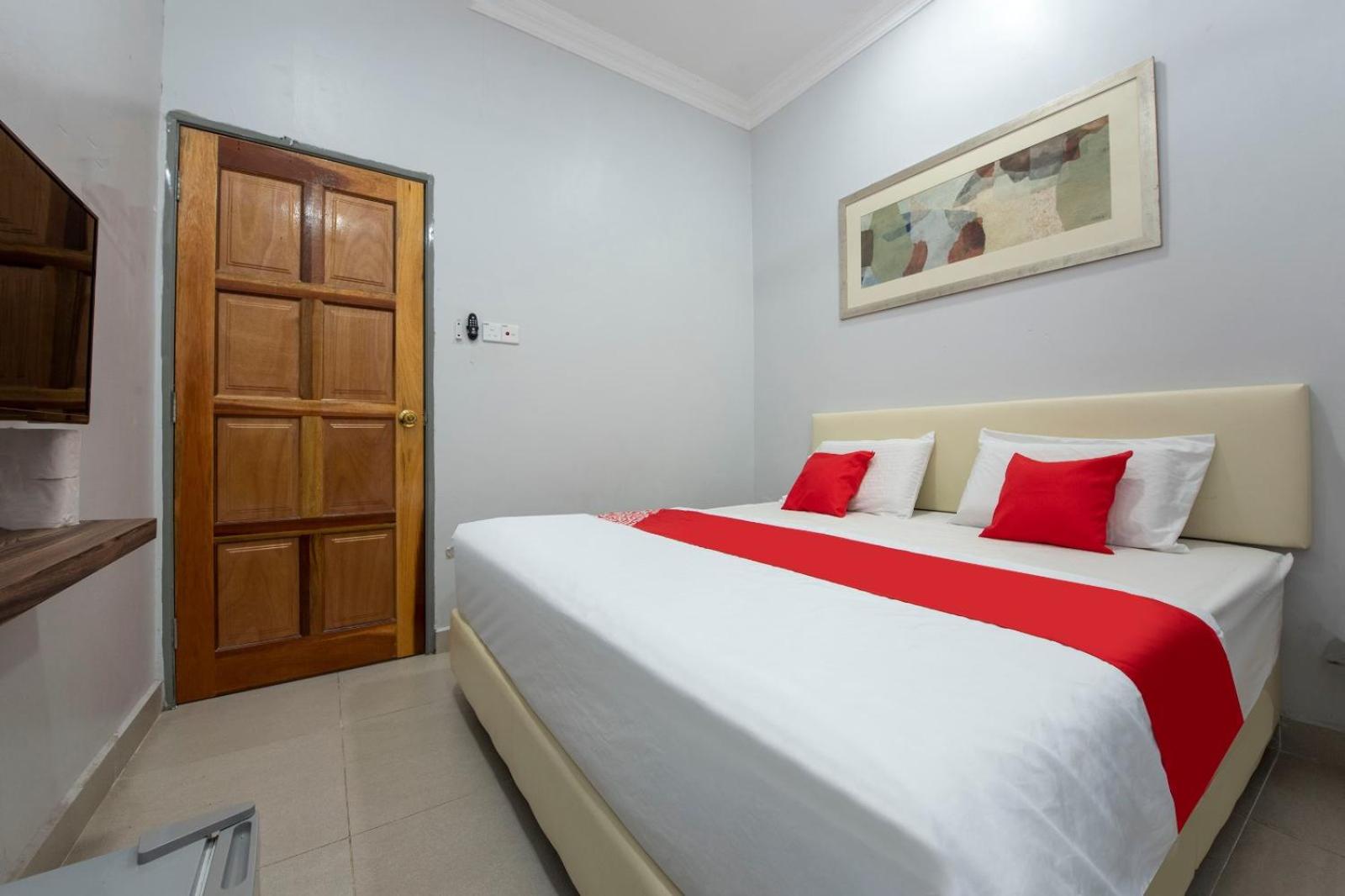 Deluxe King Room photo 1