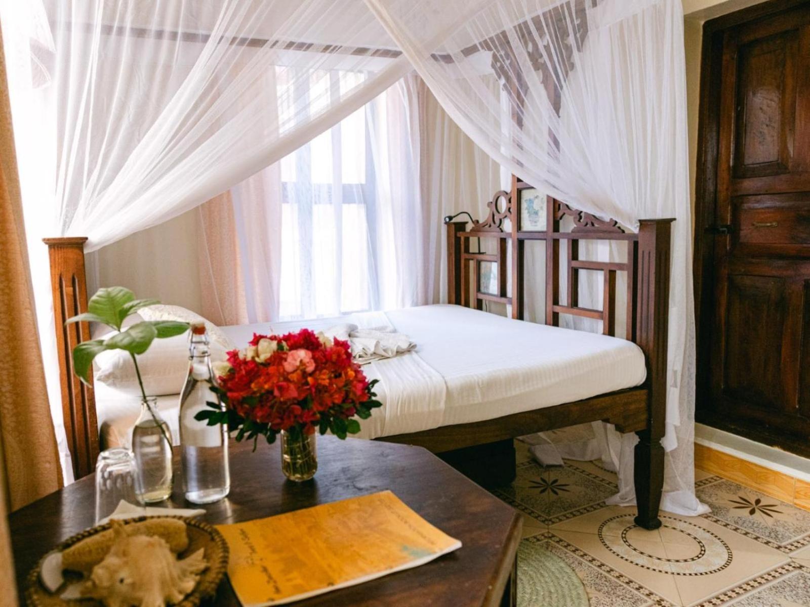 Double Room with Shared Bathroom photo 3