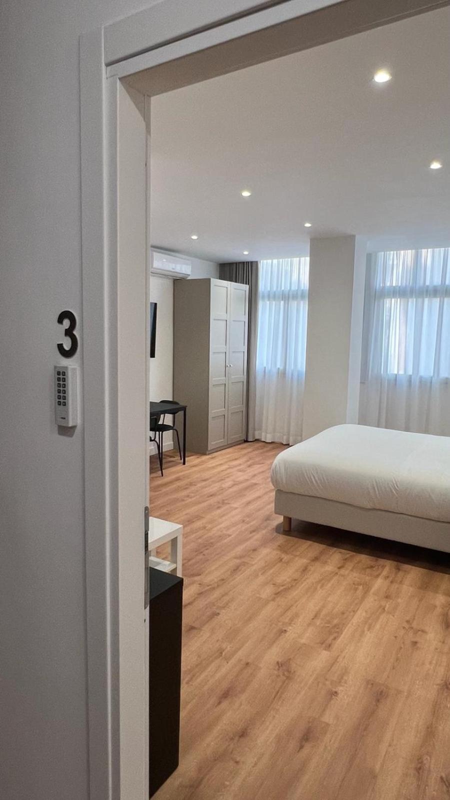 Deluxe Double Room (2 Adults + 1 Child)