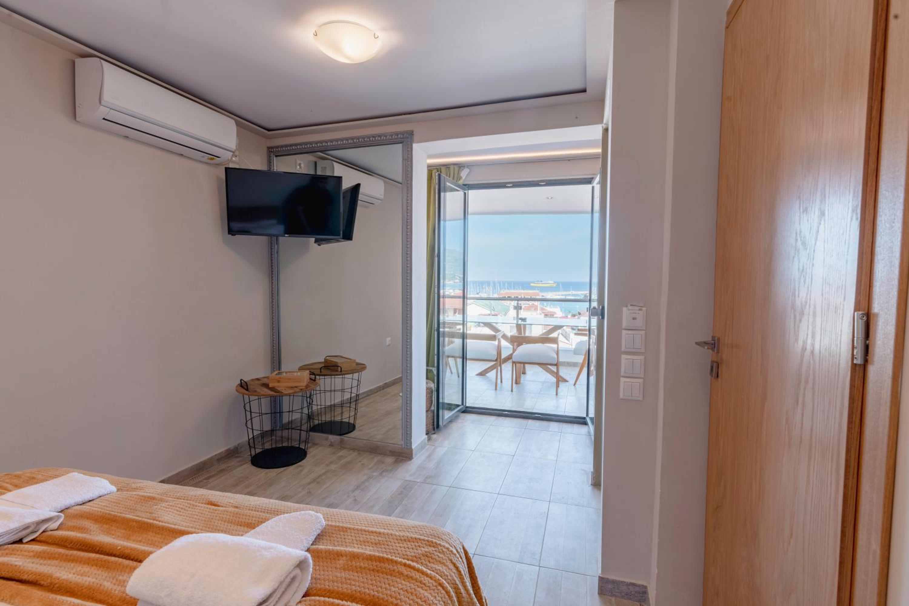 Suite with City View photo 1