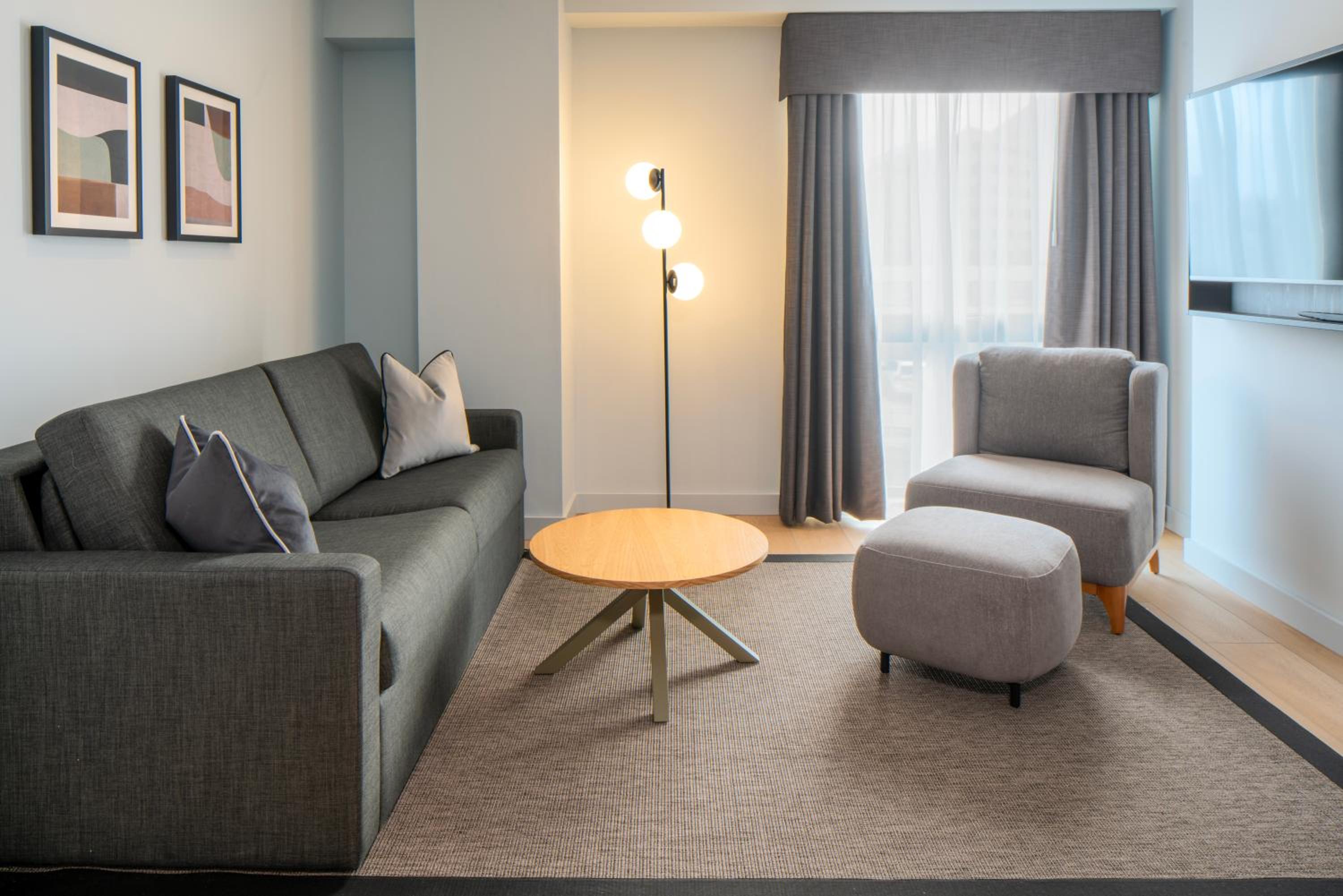 Classic 1 Bedroom Apartment - Photo 3