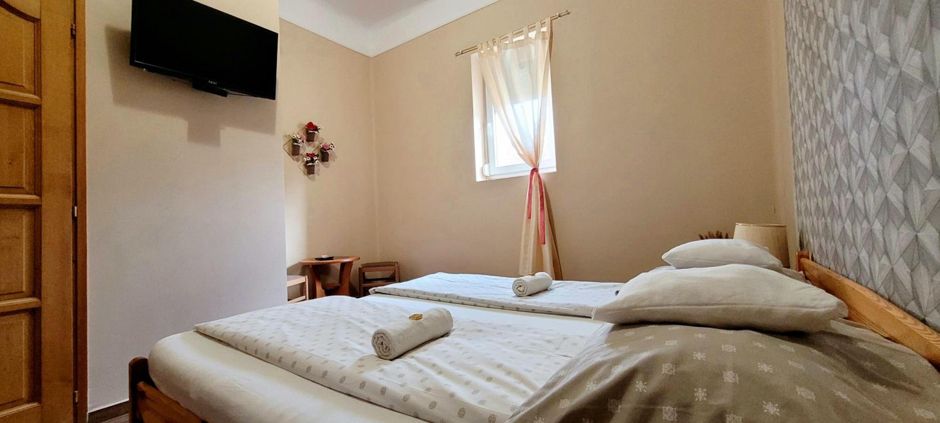 Double Room with Private Bathroom photo 2
