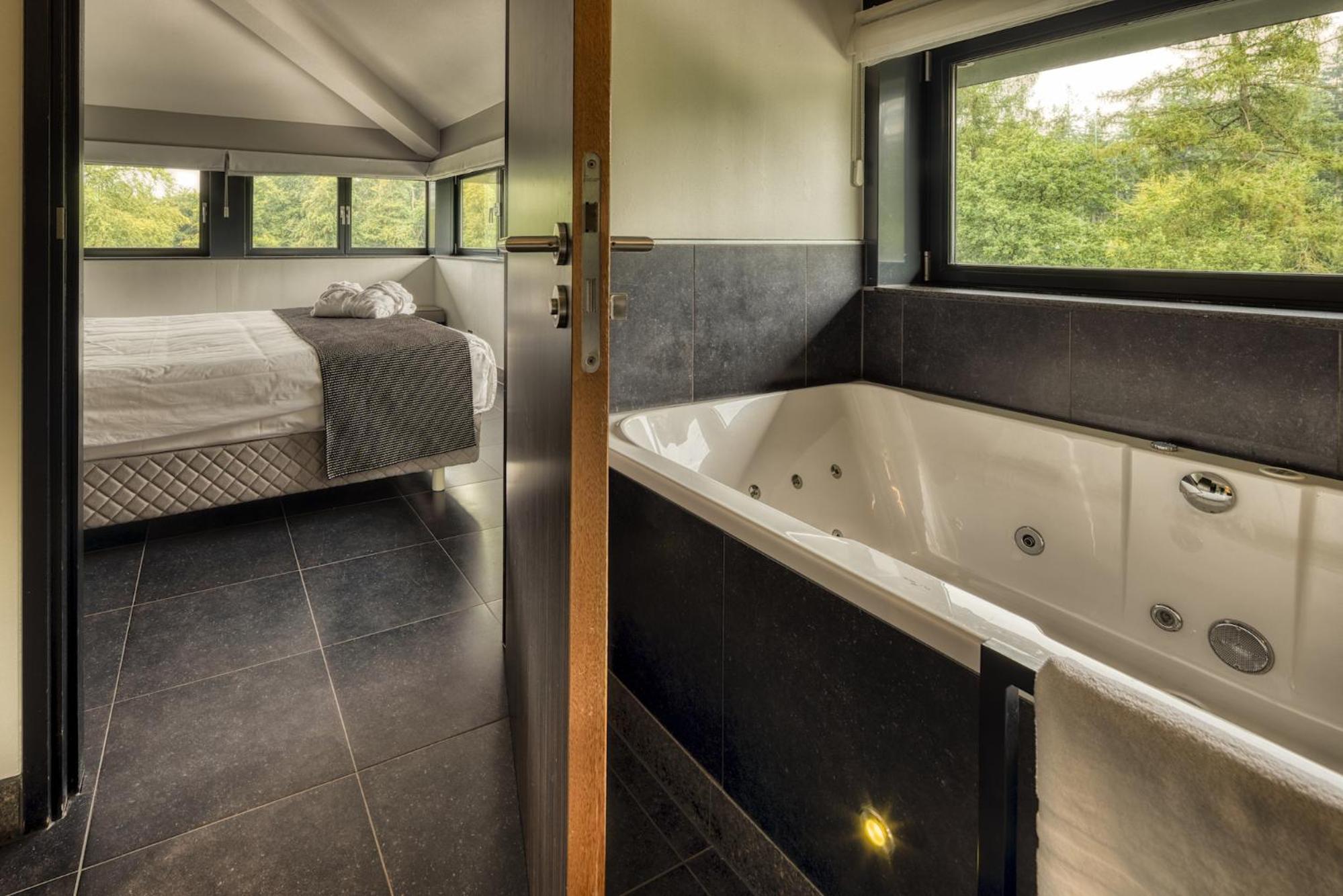 Tower Suite - Photo 8