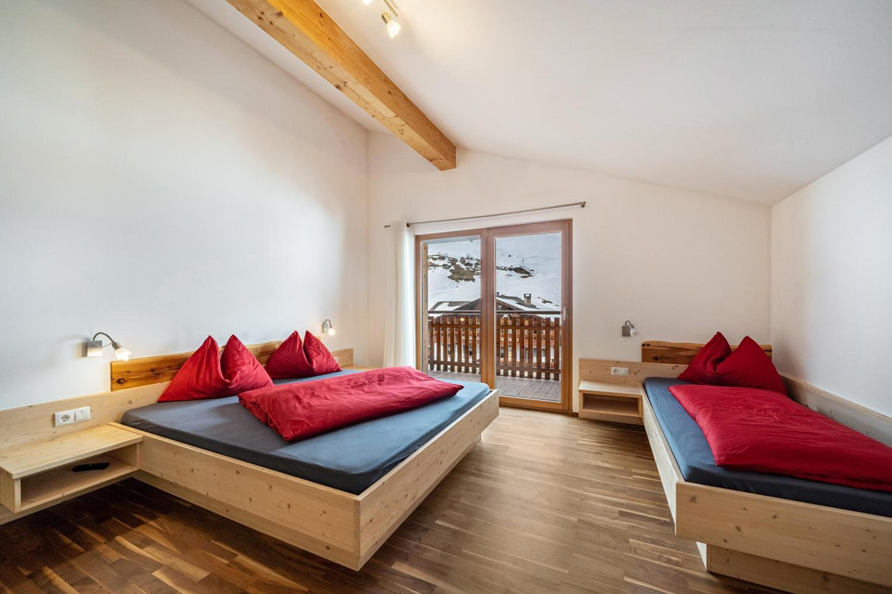 Two-Bedroom Deluxe Apartment with Balcony