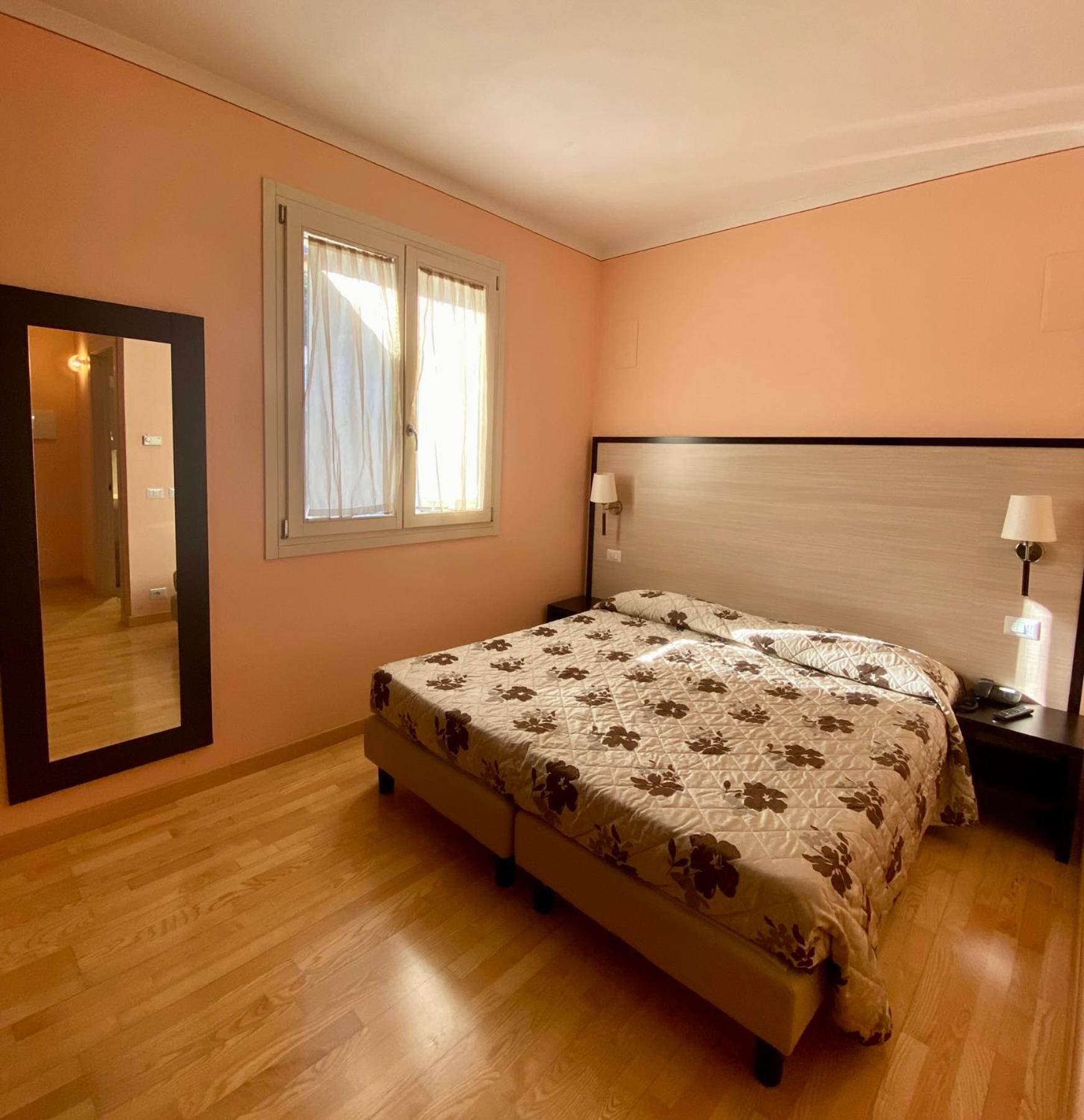 Double or Twin Room with Private Bathroom photo 1
