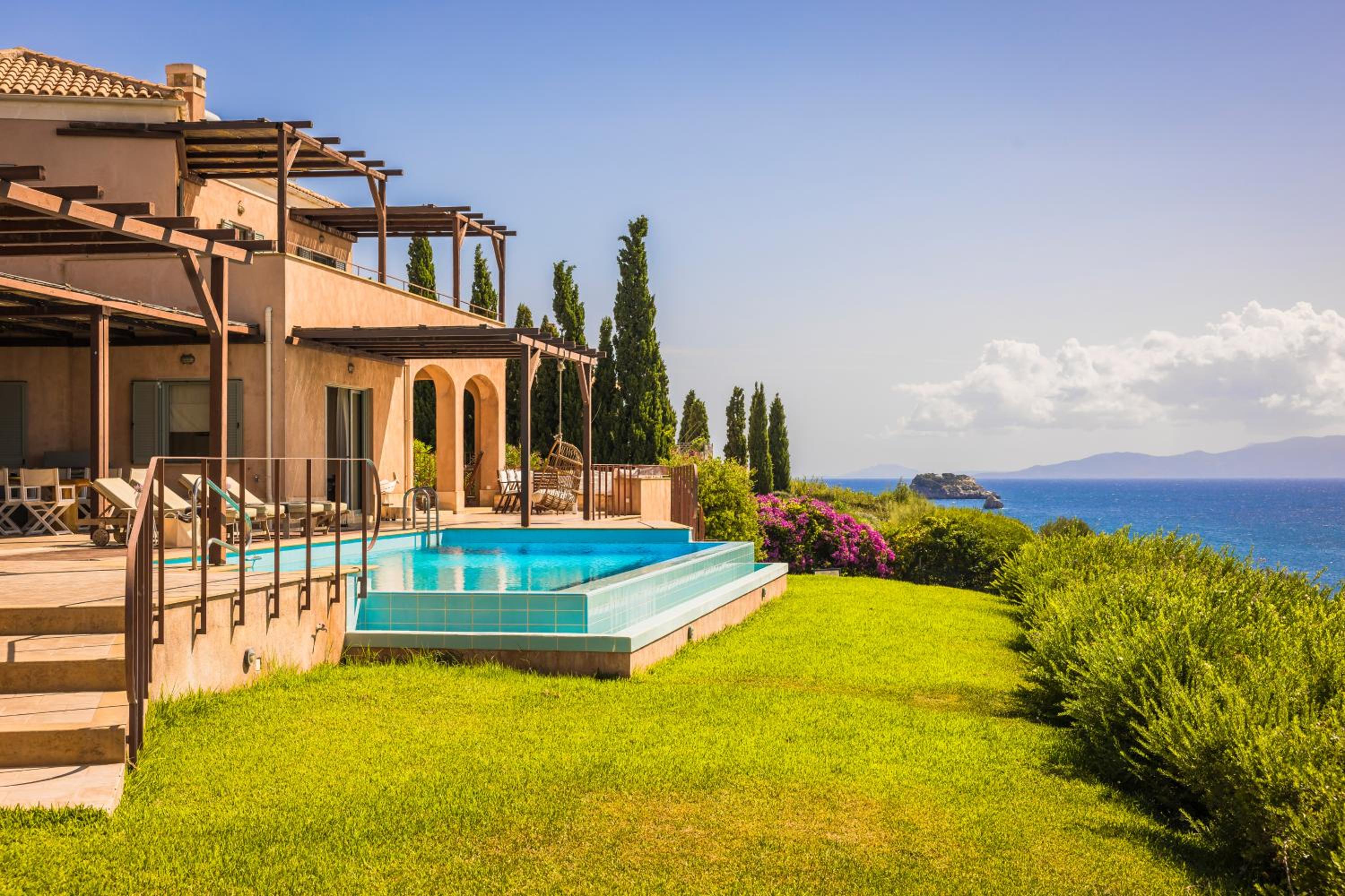 Villa with Private Pool photo 3