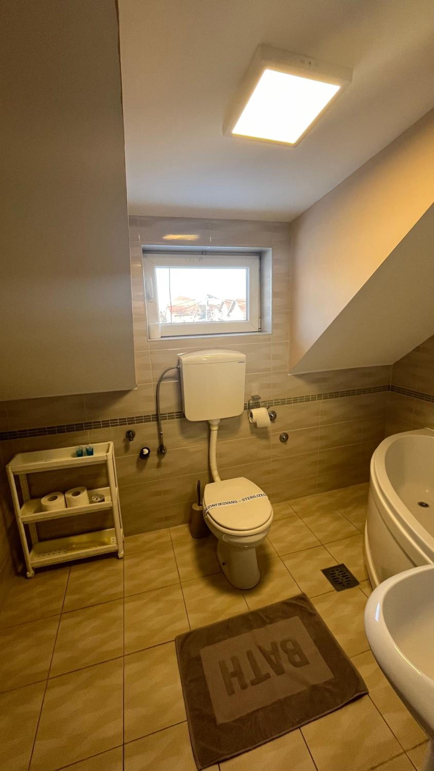 Apartment - Split Level - Photo 33