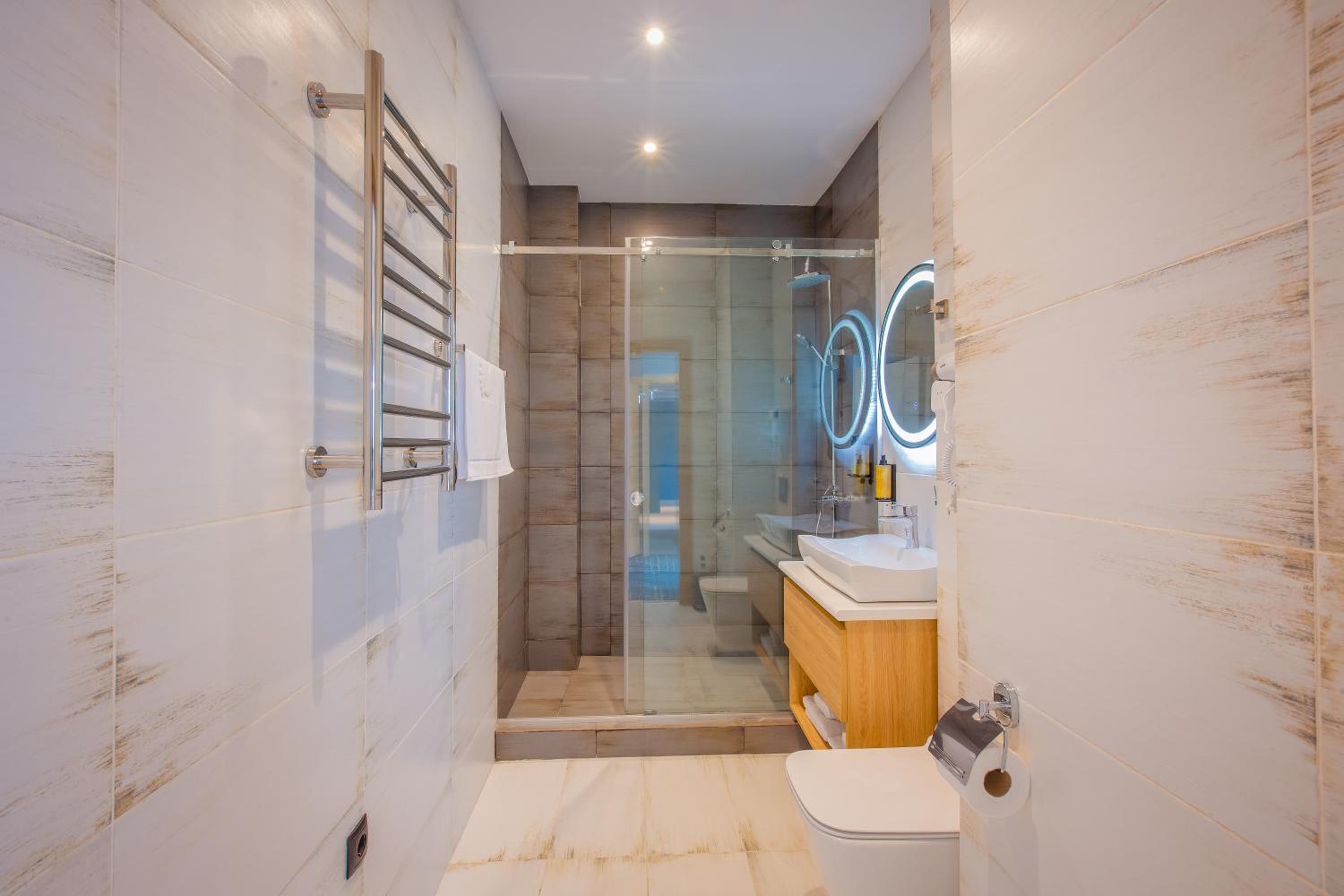 Queen Suite - Forest View - Photo 4