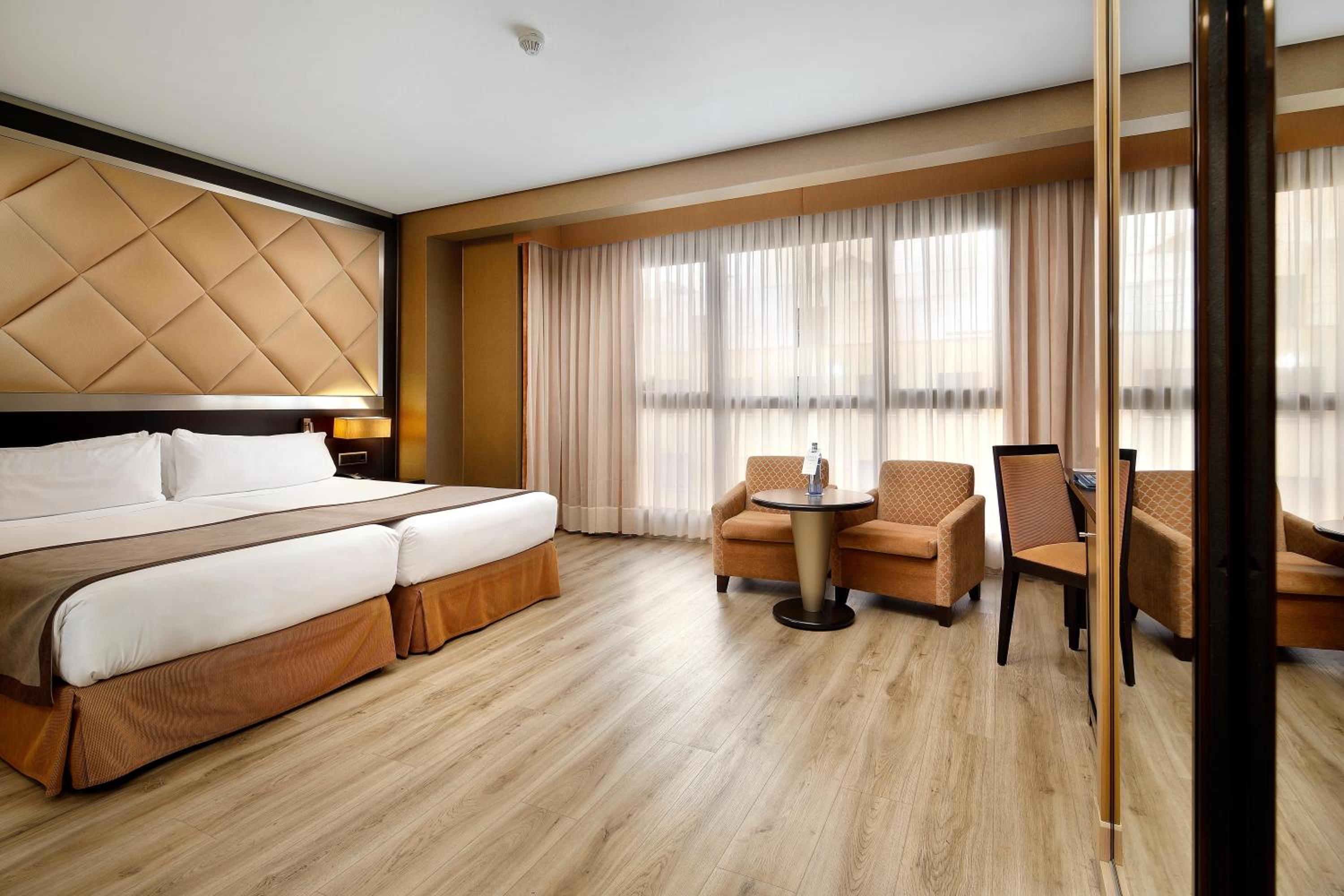 Twin Room with Parking photo 2