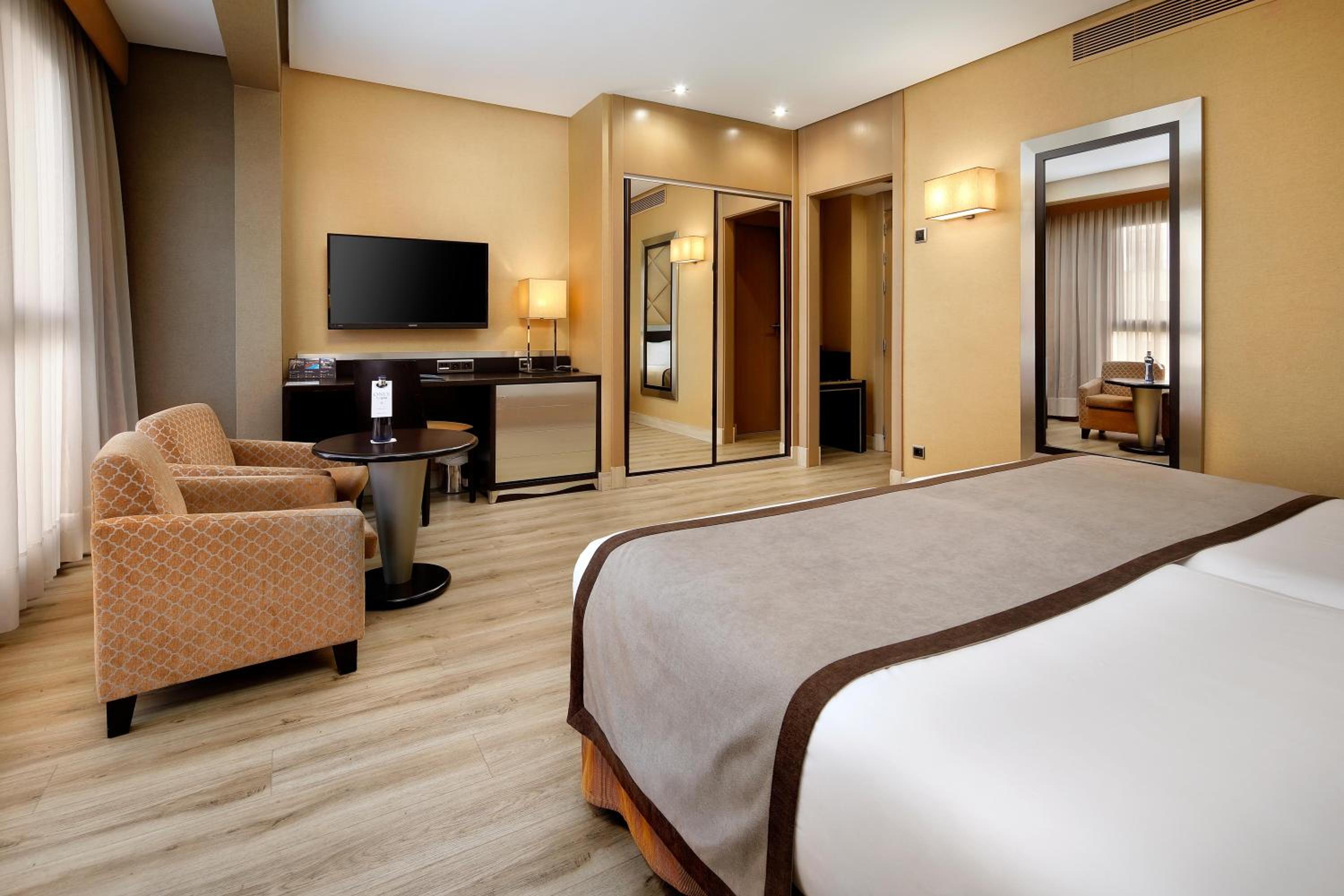 Twin Room with Parking photo 3