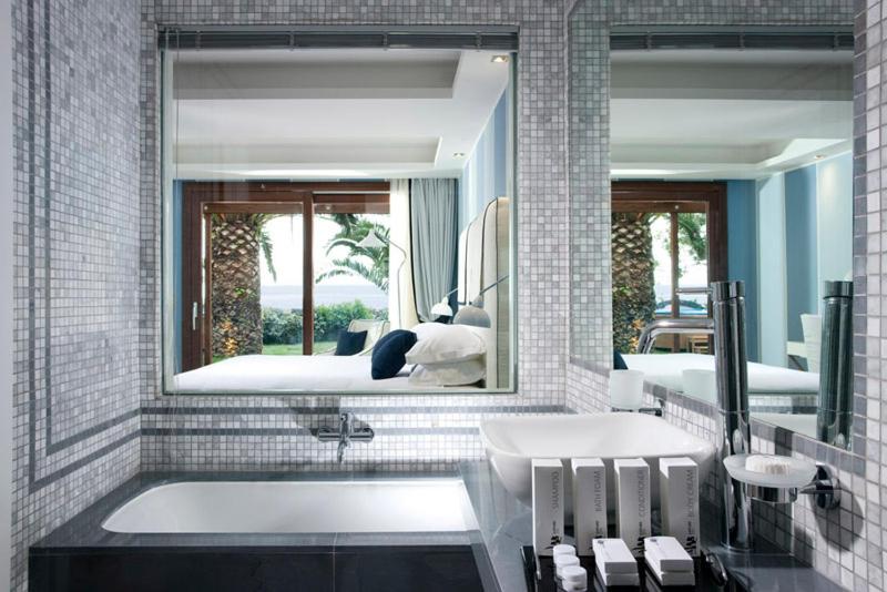 Deluxe Double or Twin Room with Sea View and Hot Tub - Photo 2