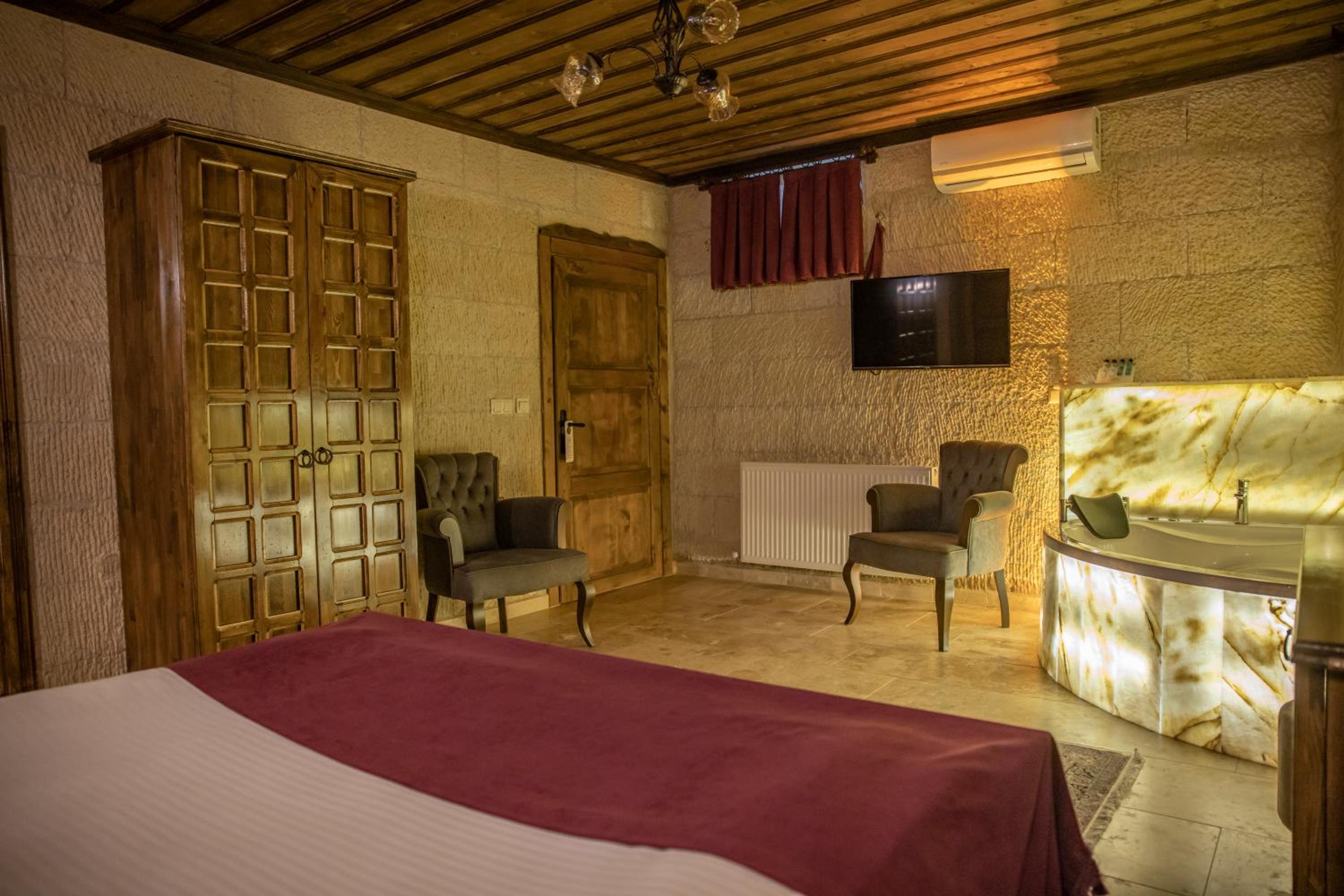Queen Room - Photo 2