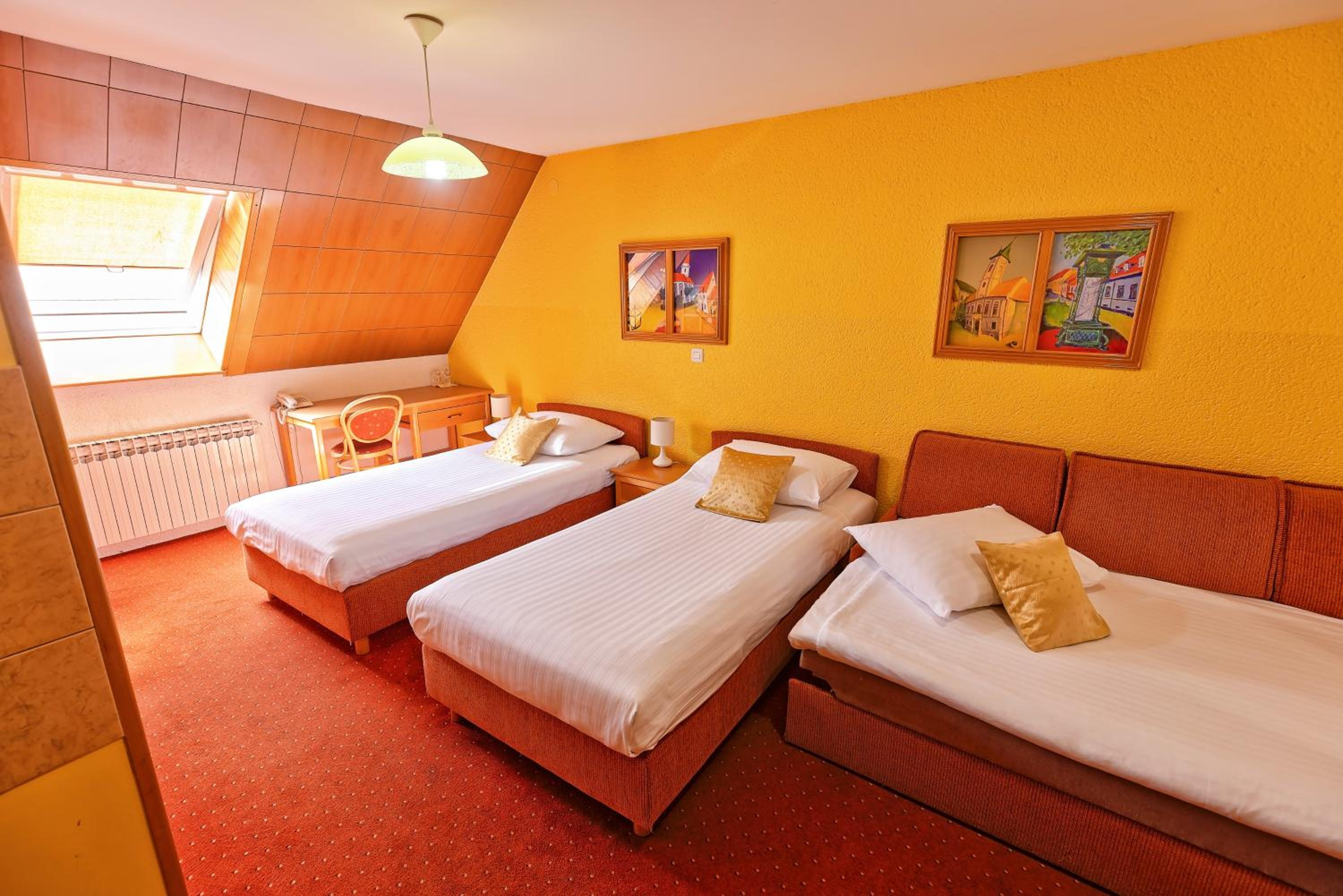 Triple Room photo 1